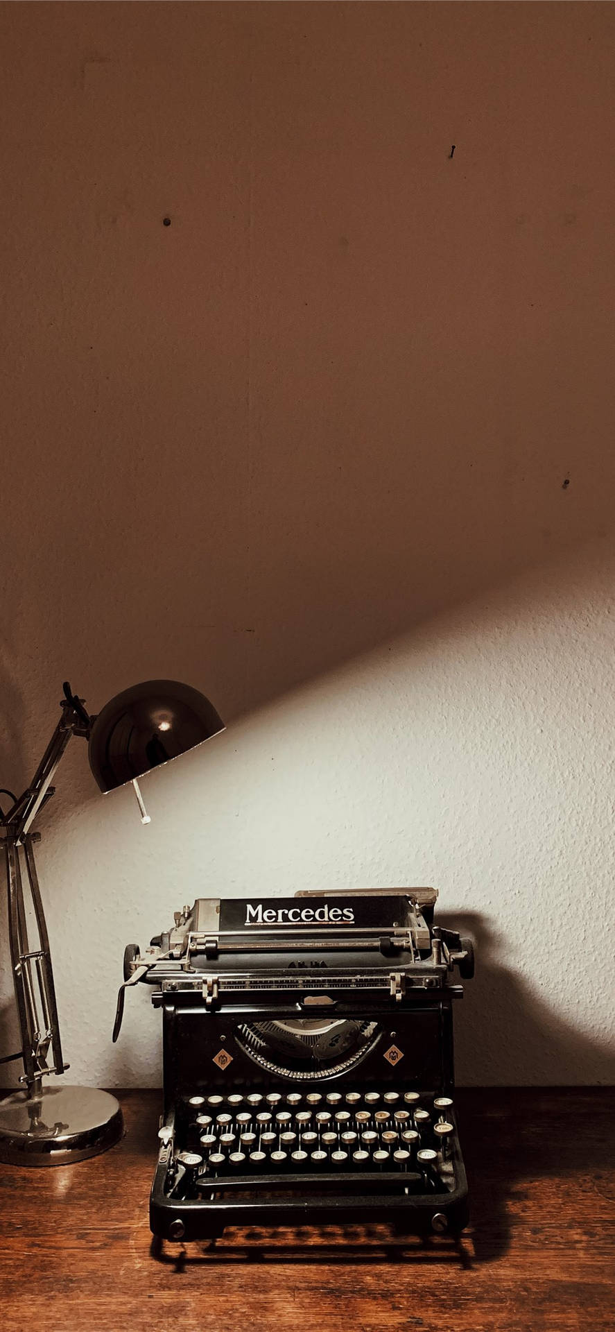 Iphone Desk Typewriter Picture