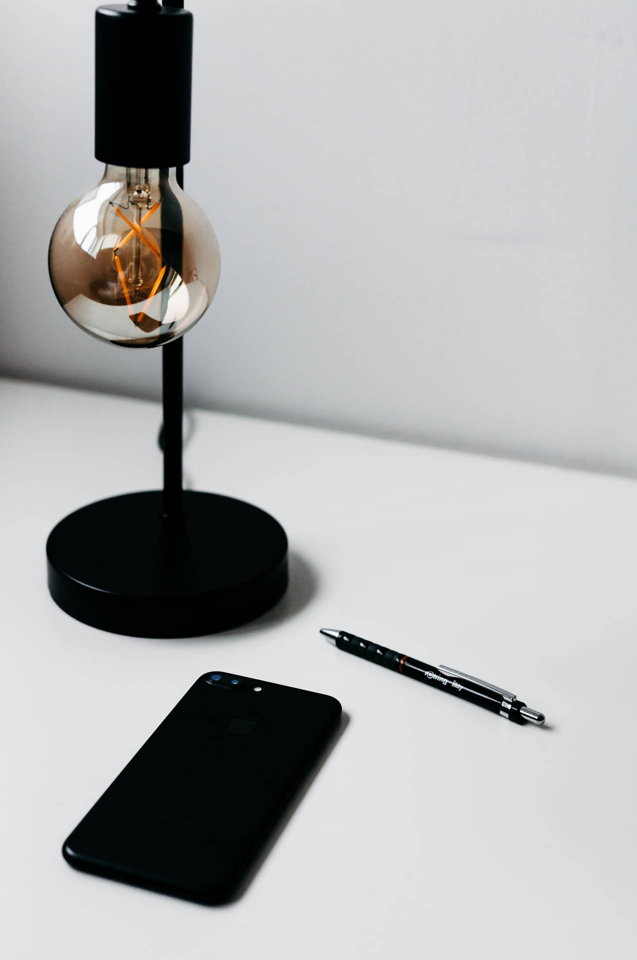 Iphone Desk With Lamp Picture