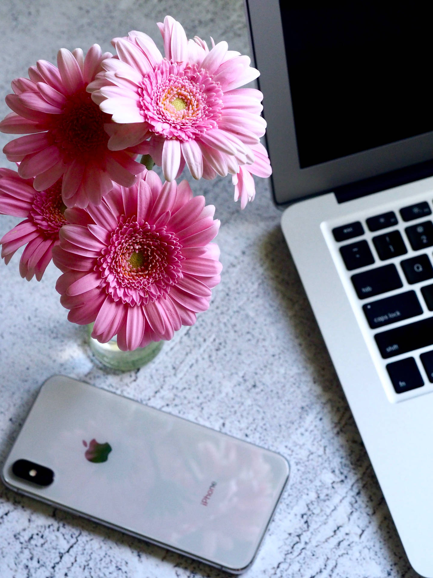 Iphone Desk With Pink Flowers Picture