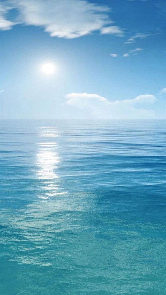 Fundode Tela De Iphone: Sol No Mar Azul. Papel de Parede