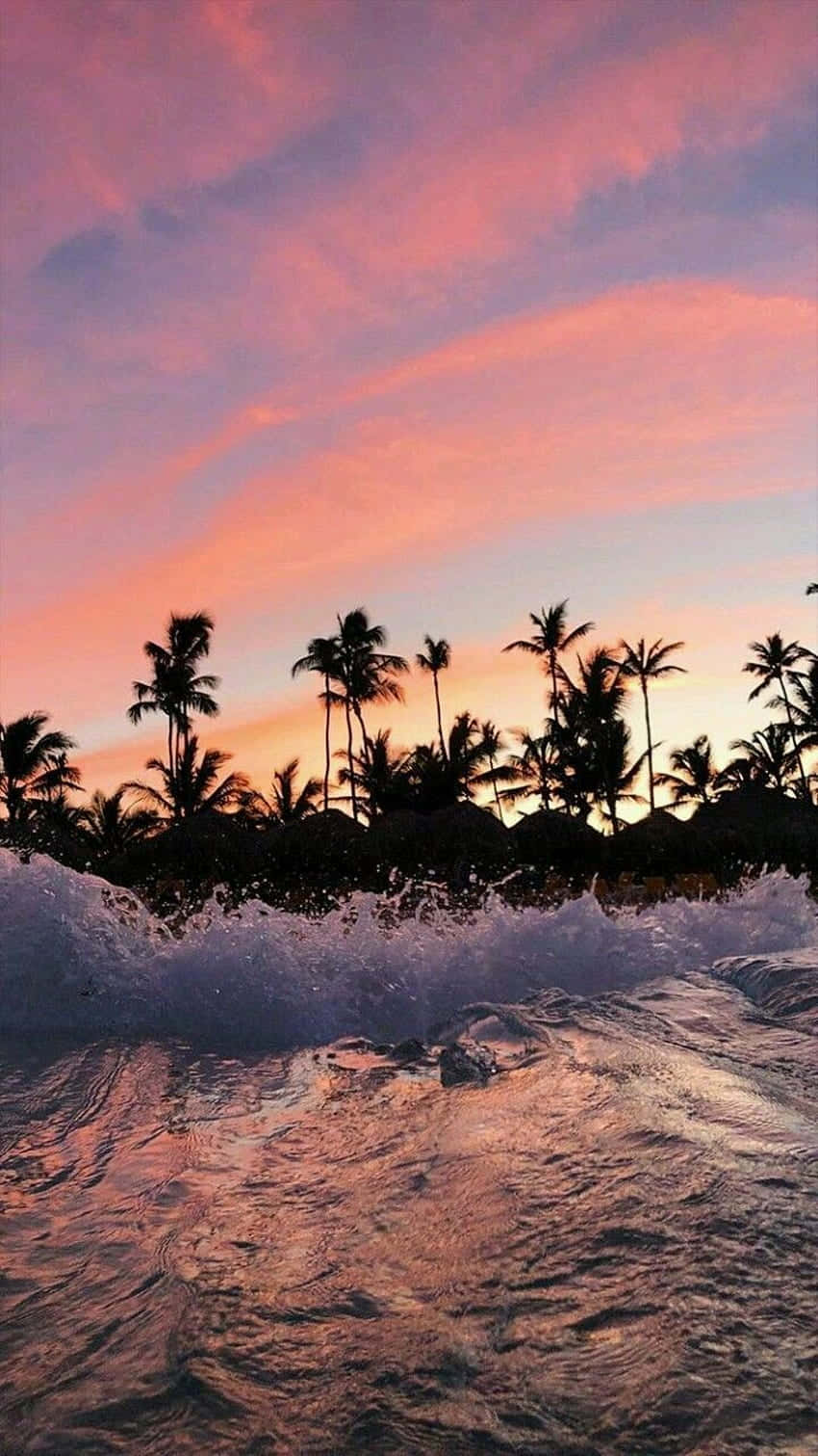 Iphone X Malibu Background With Strong Wave