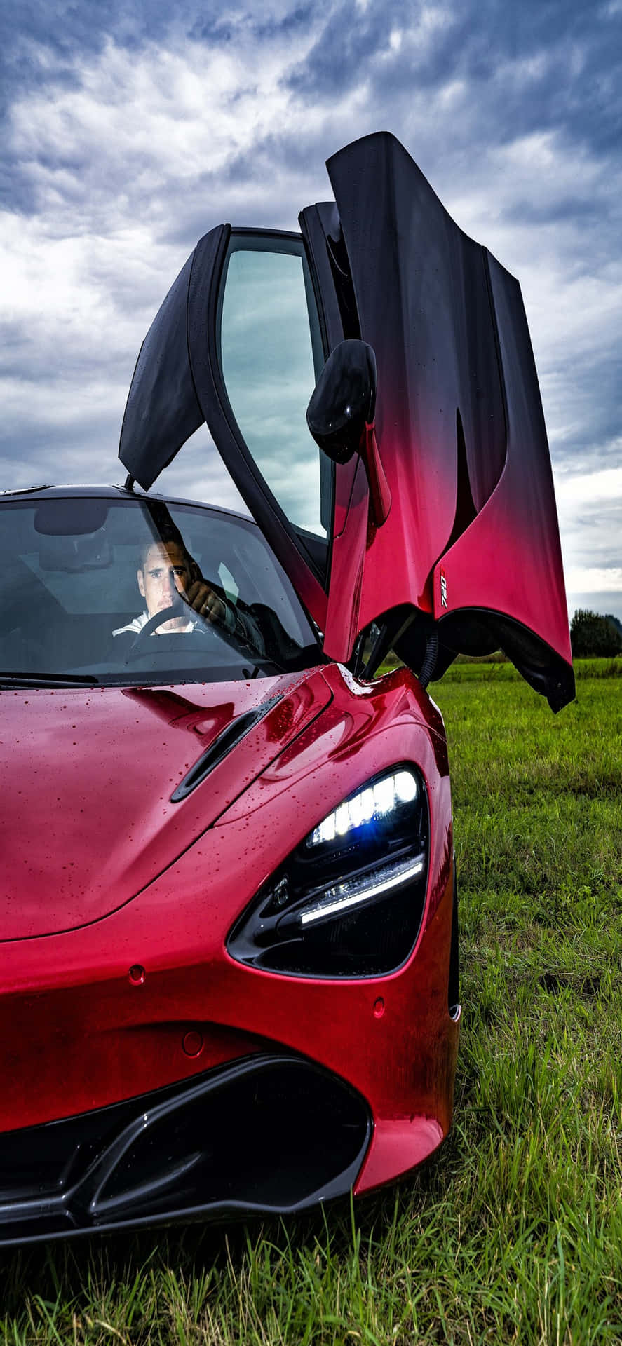 It's a Match! The Iphone X and Mclaren 720s.