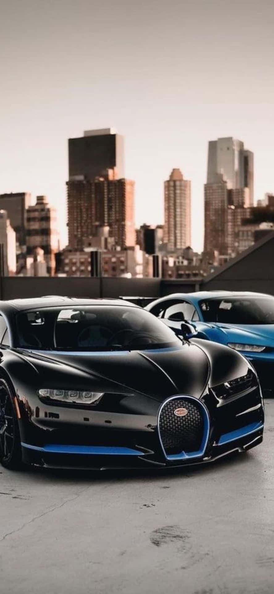 Elemblemático Bugatti Y El Innovador Iphone Xs Trabajando En Perfecta Armonía.