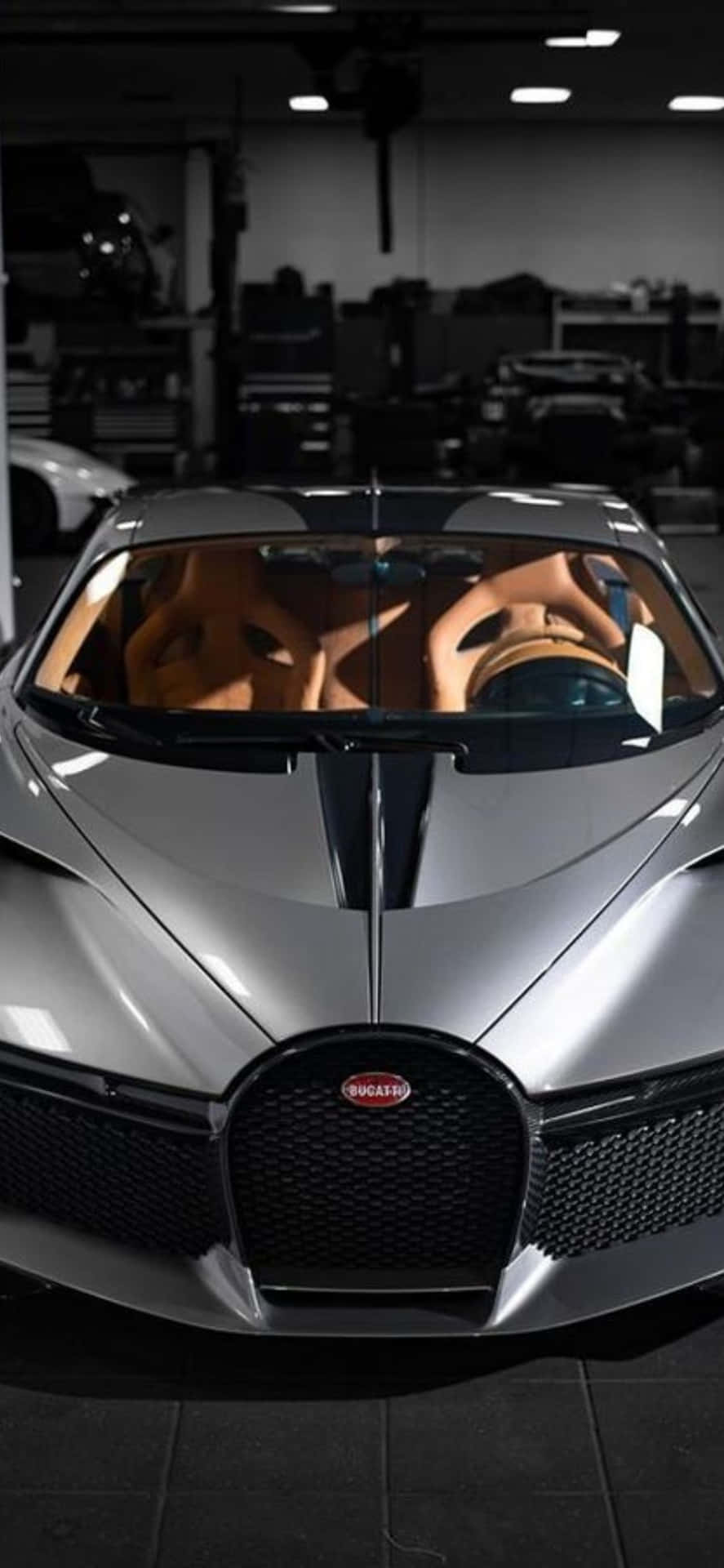 Lujoúnico: Explora El Mundo Con Un Iphone Xs Y Un Bugatti Personalizados.