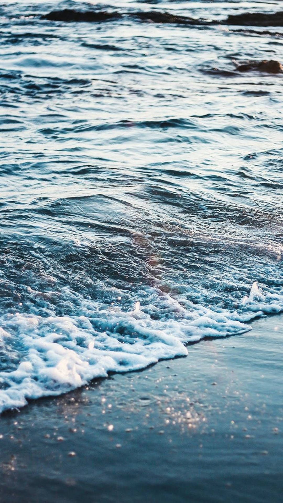 Iphone Xs Crashing Ocean Waves