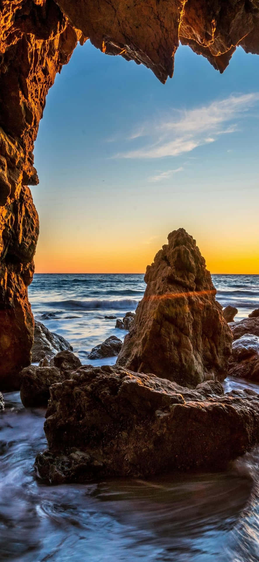 Genießensie Spektakuläre Ausblicke Auf Malibu Mit Dem Iphone Xs.
