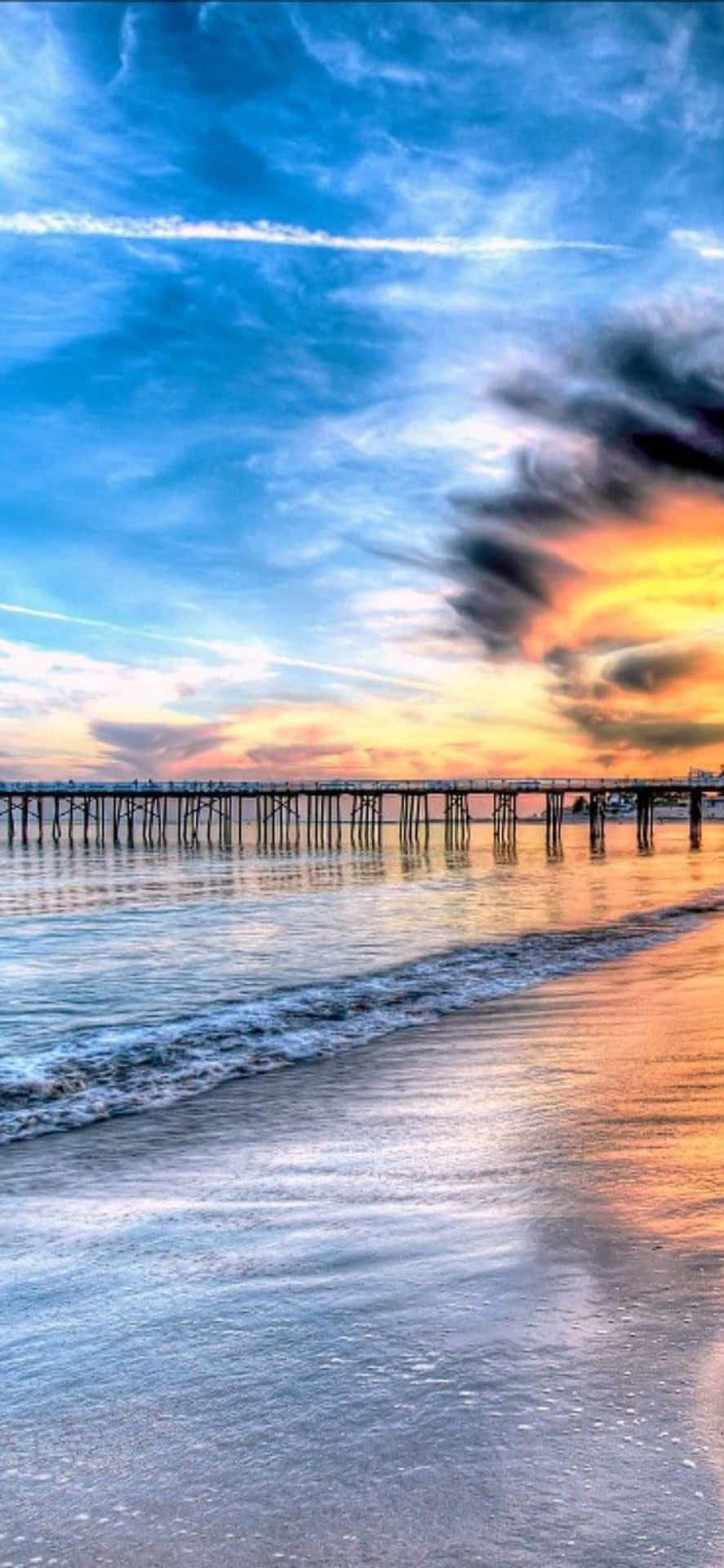 Eineseebrücke Mit Einem Sonnenuntergang Über Dem Ozean