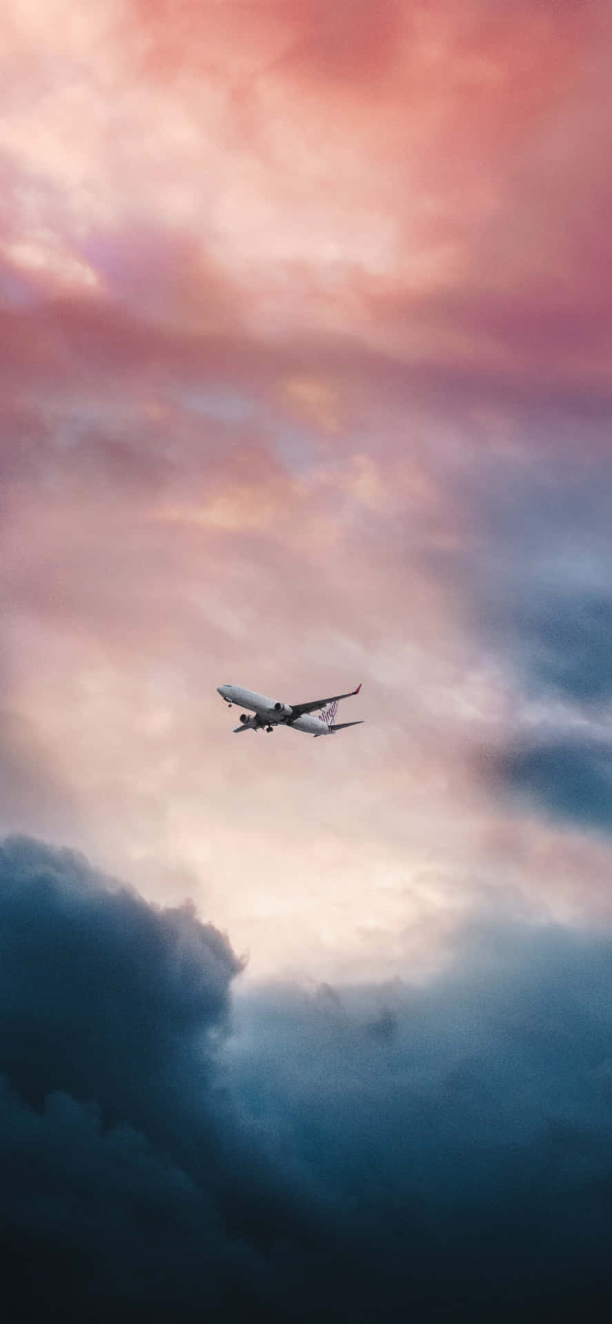Einatemberaubender Anblick, Wie Die Sonne Über Einem Kleinen Flugzeug Untergeht.