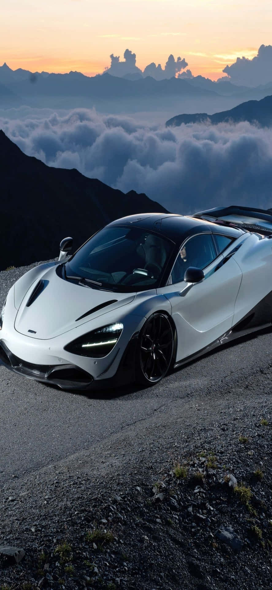 The Fastest Combination of Technology - Iphone Xs and McLaren 720s