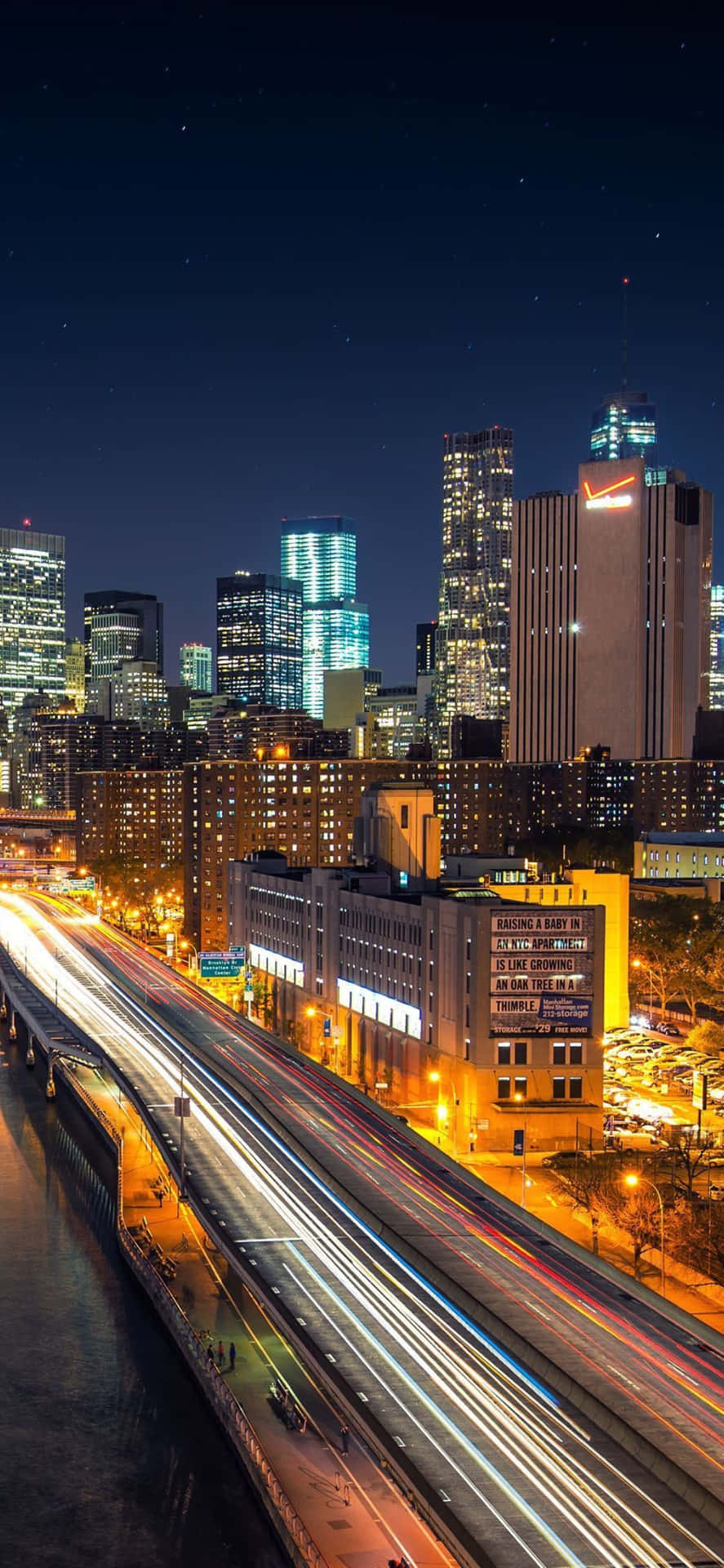 Erleuchtensie Ihr Iphone Xs Mit Den Neonlichtern Von New York City
