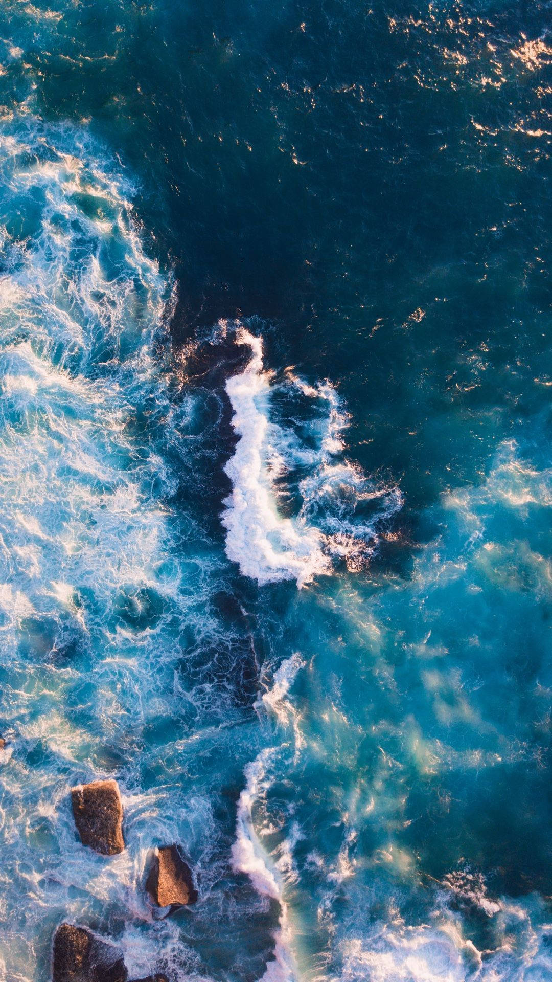 Iphone Xs Ocean Huge Waves Wallpaper