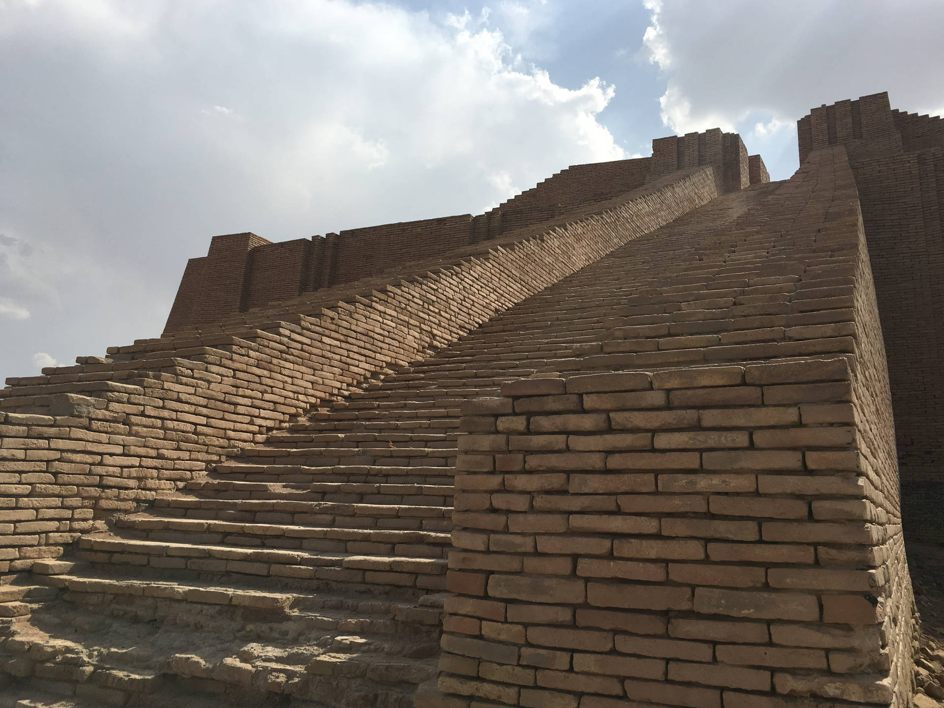 Ancient Ziggurat of Ur in Iraq Wallpaper