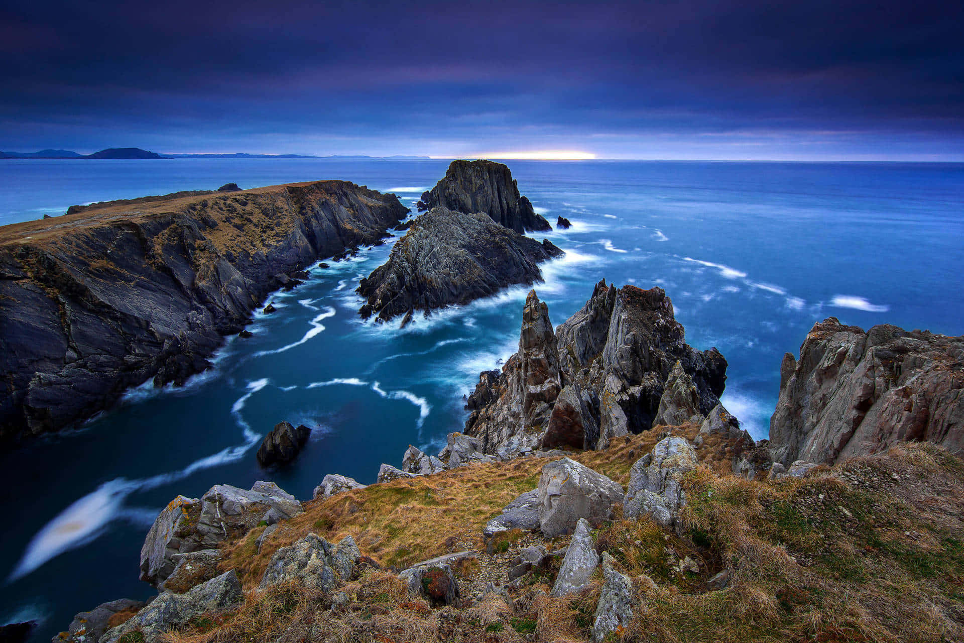 Rocky Cliff Overlooking Ireland Desktop Wallpaper