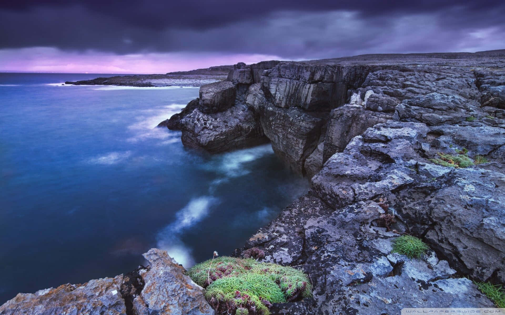 Stunning Cliffs of Moher, Ireland Wallpaper