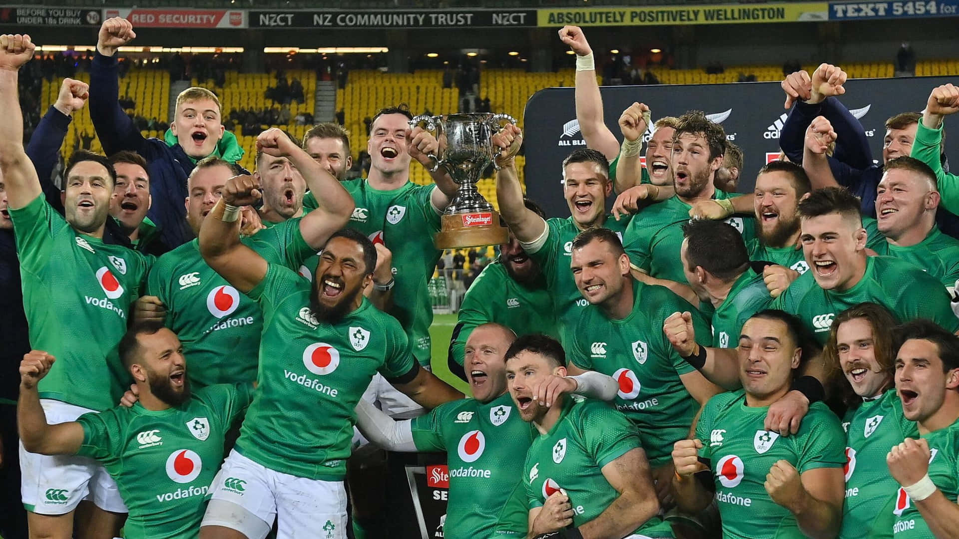 Ireland Rugby Team Triumph Wallpaper