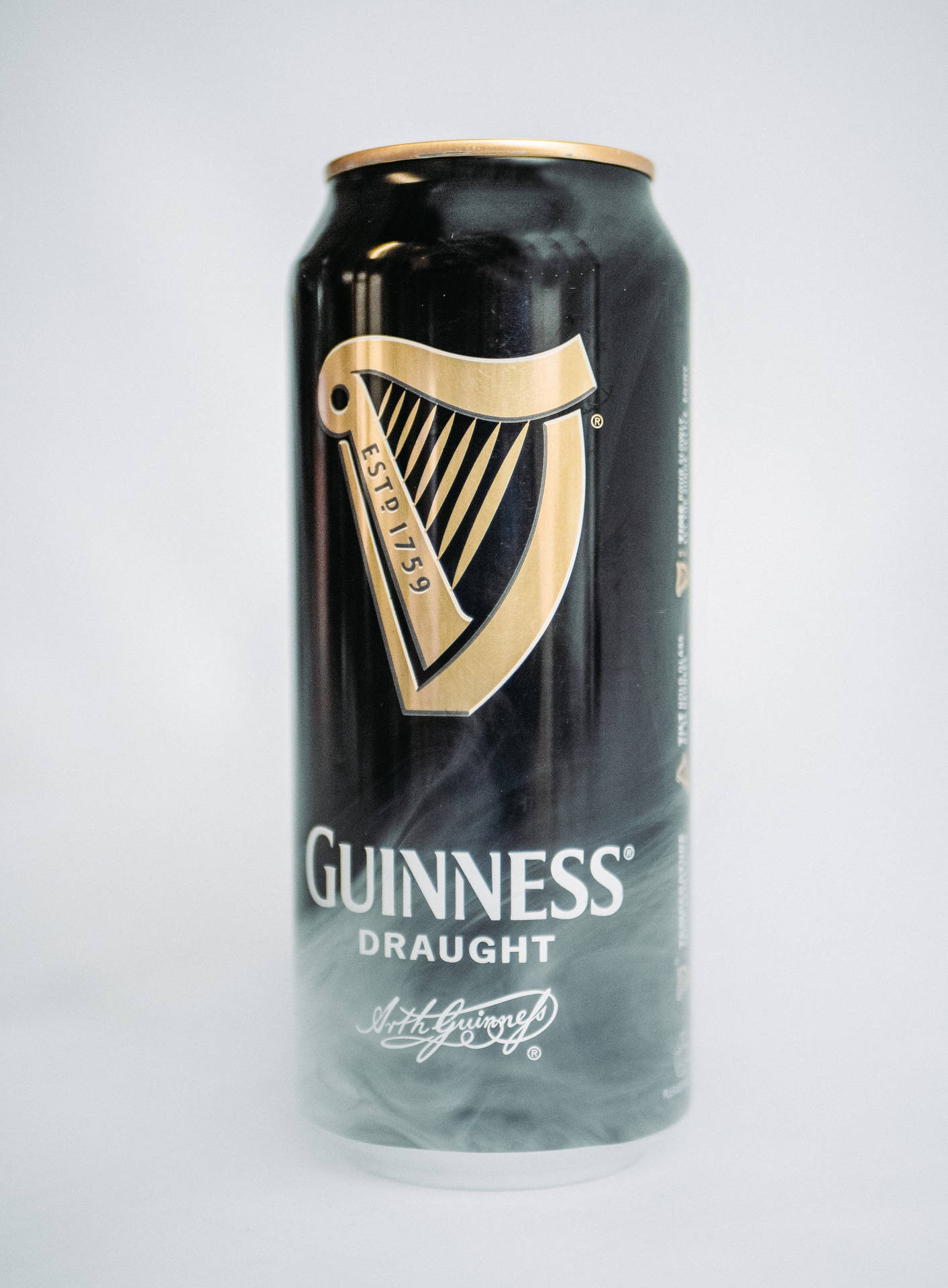Cervezanegra Irlandesa Guinness En Lata Ahumada. Fondo de pantalla