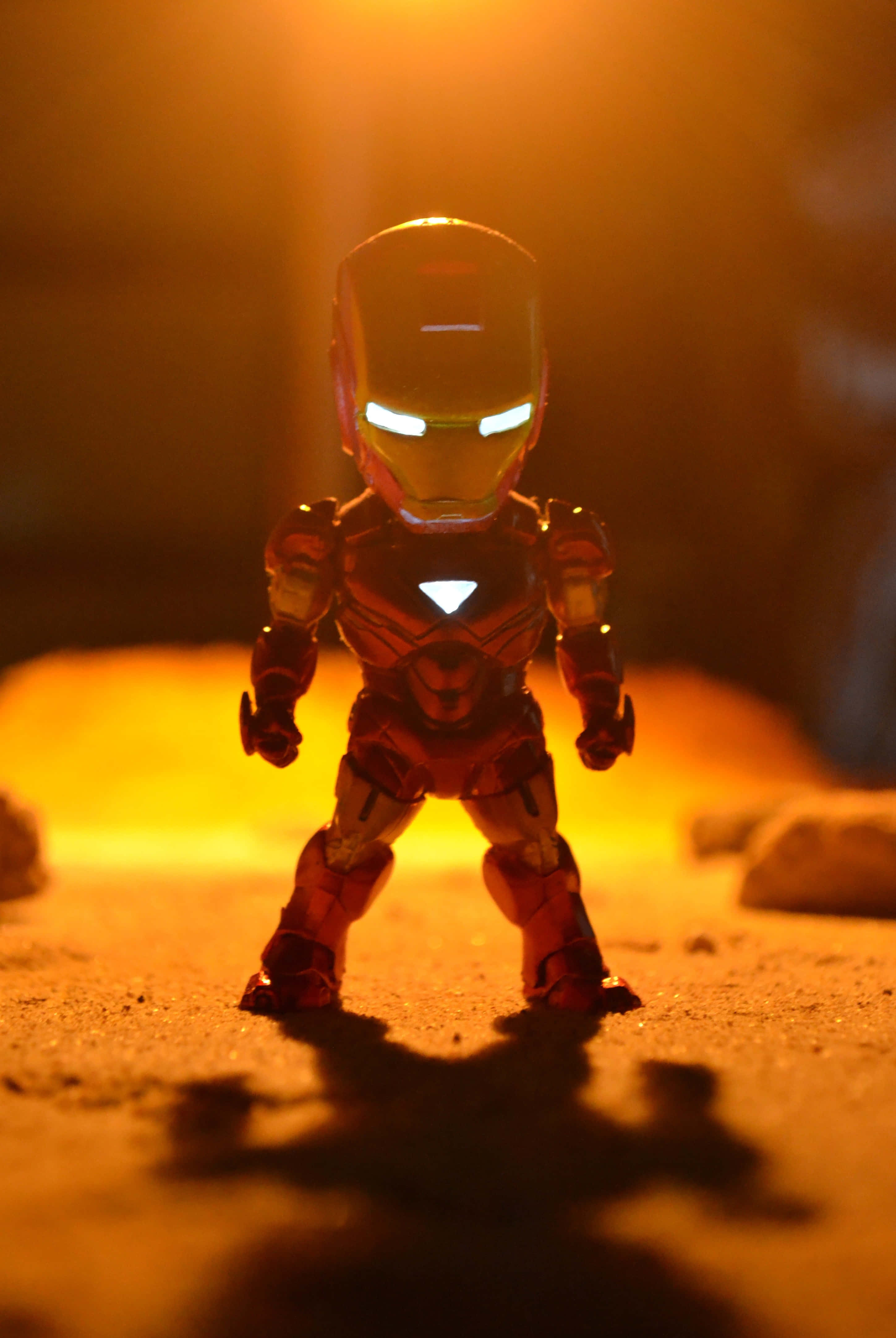 Fansde Marvel En Todas Partes, Disfruten De Todas Sus Figuras De Acción Favoritas De Iron Man. Fondo de pantalla