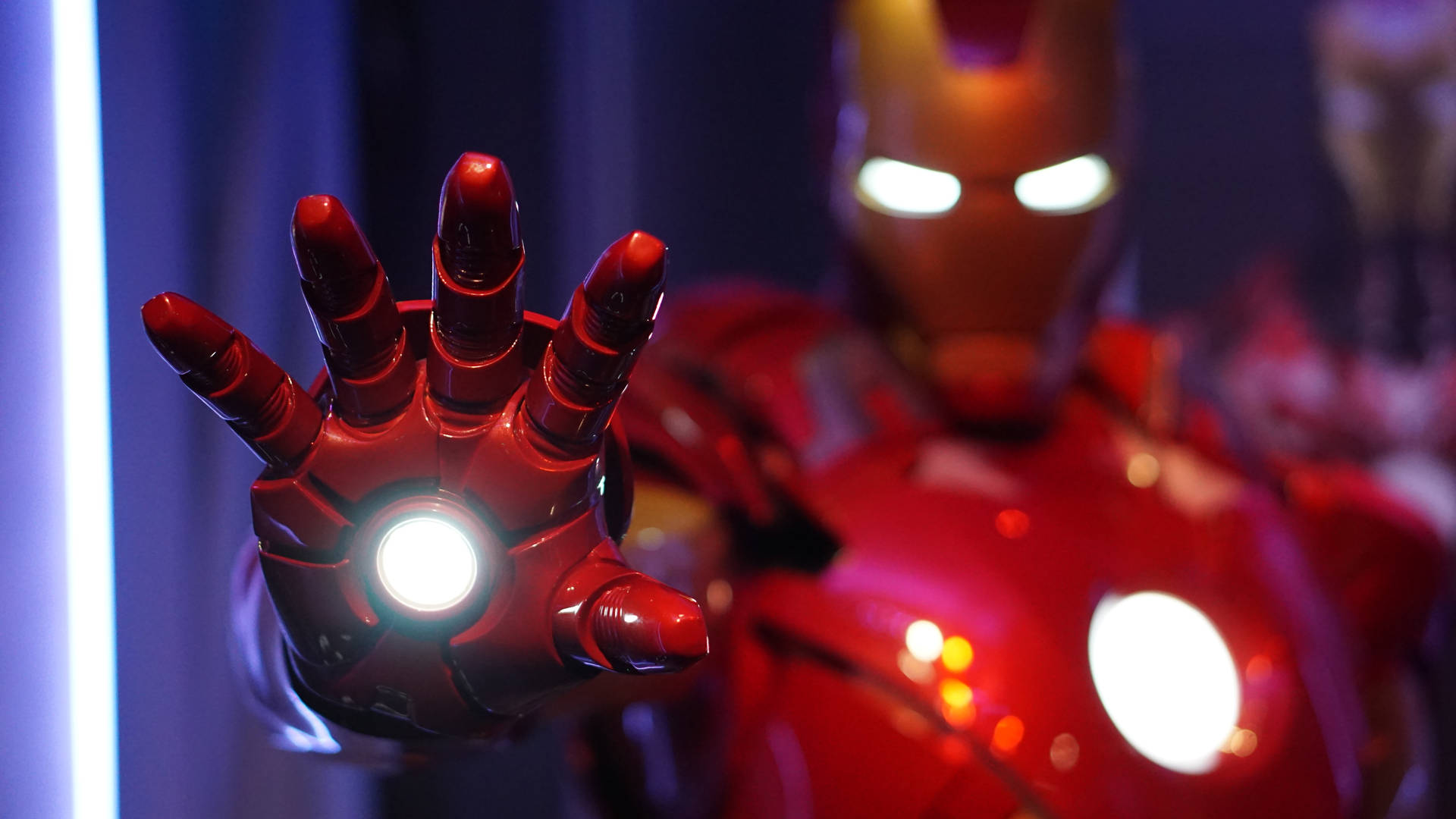 Iron Man Suitand Gauntlet SVG