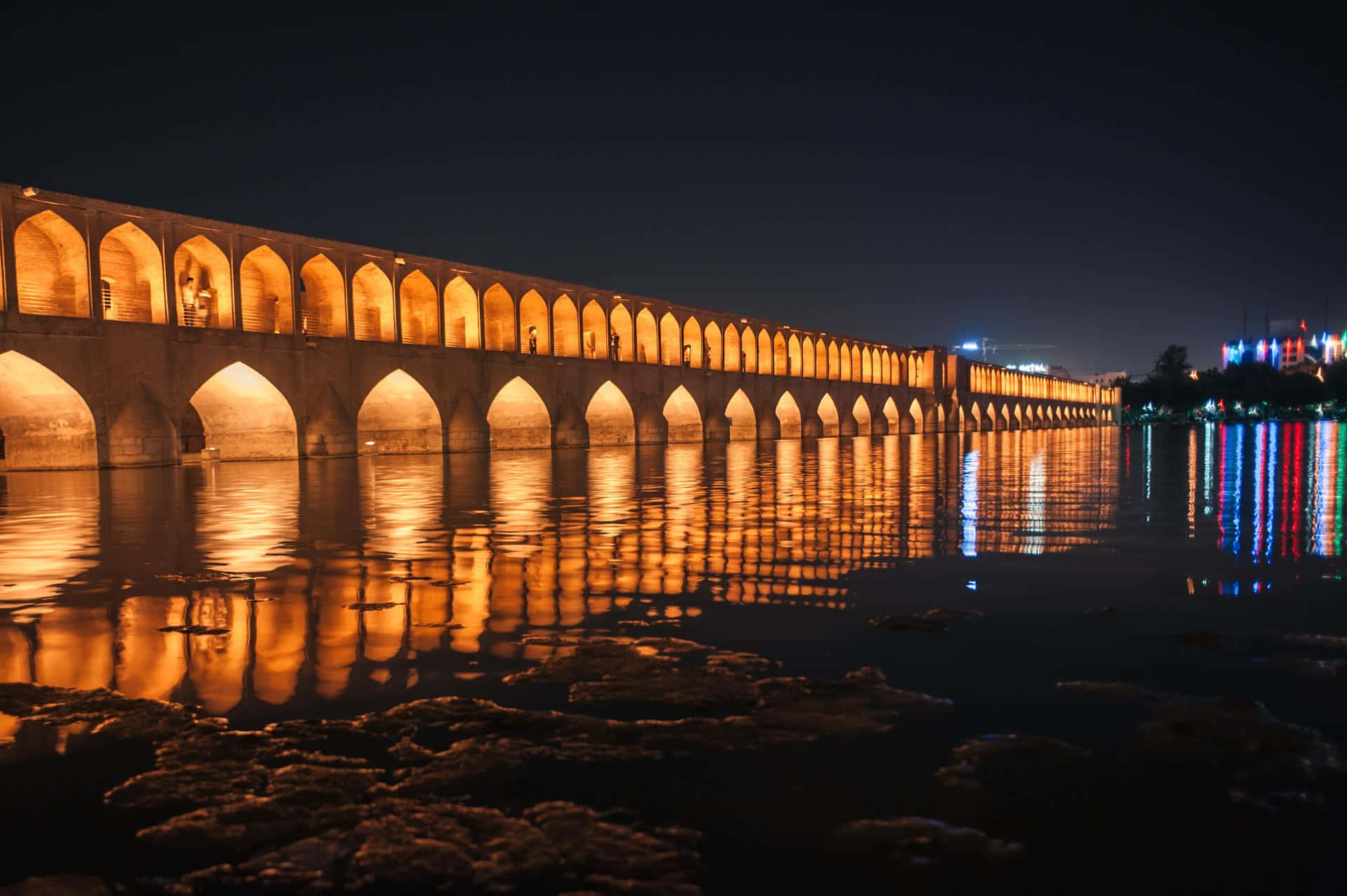 Isfahan Allahverdi Khan Bridge Night Lights Wallpaper