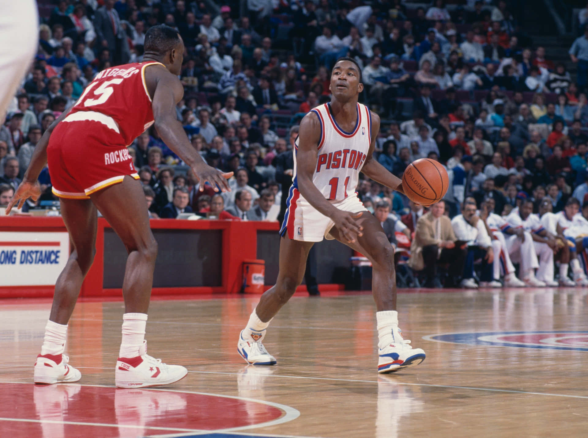 Isiah Thomas Detroit Pistons Og Houston Rockets 1990 NBA Finals Dual Tapet Wallpaper