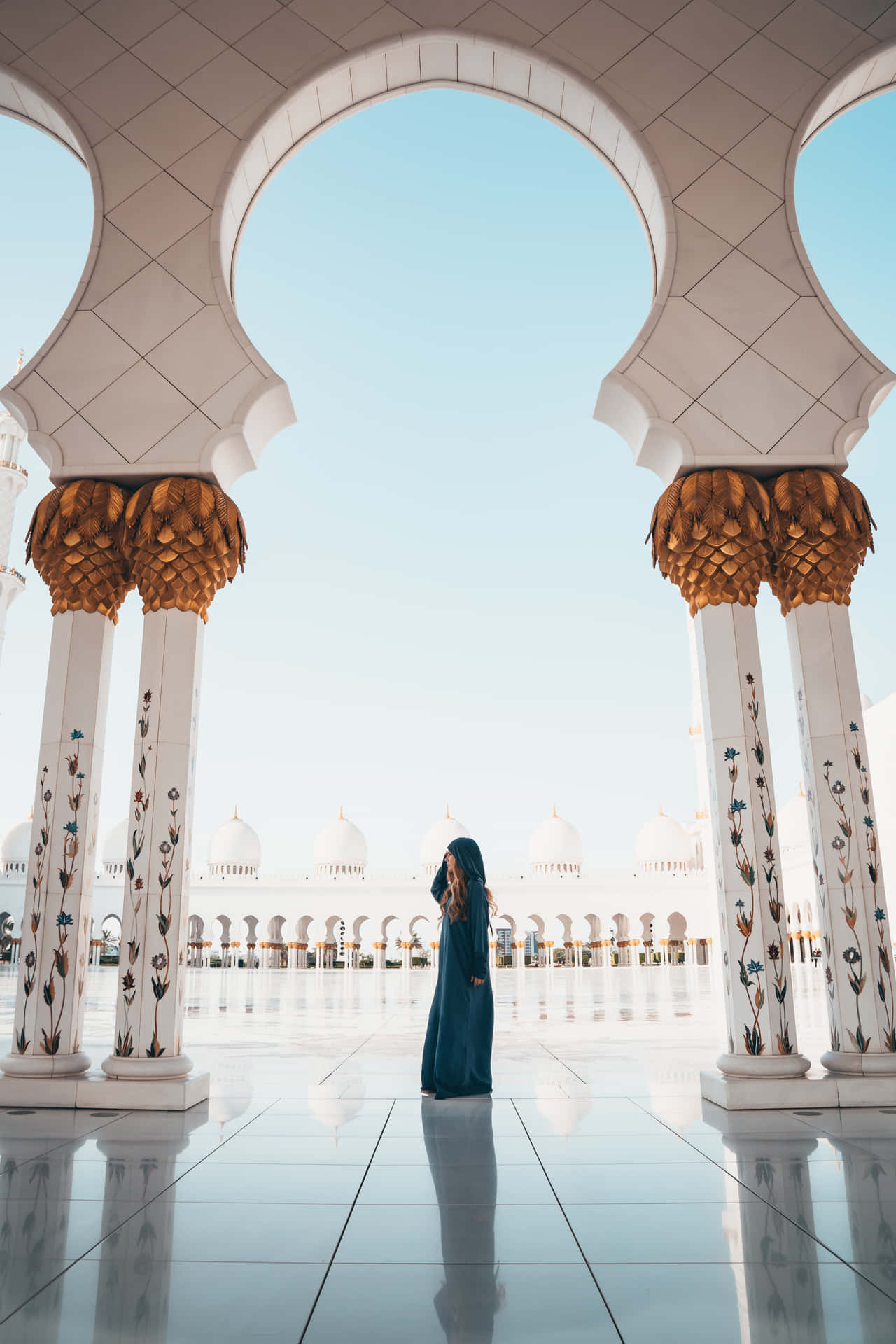 Woman Between Two Pillars Islamic Background