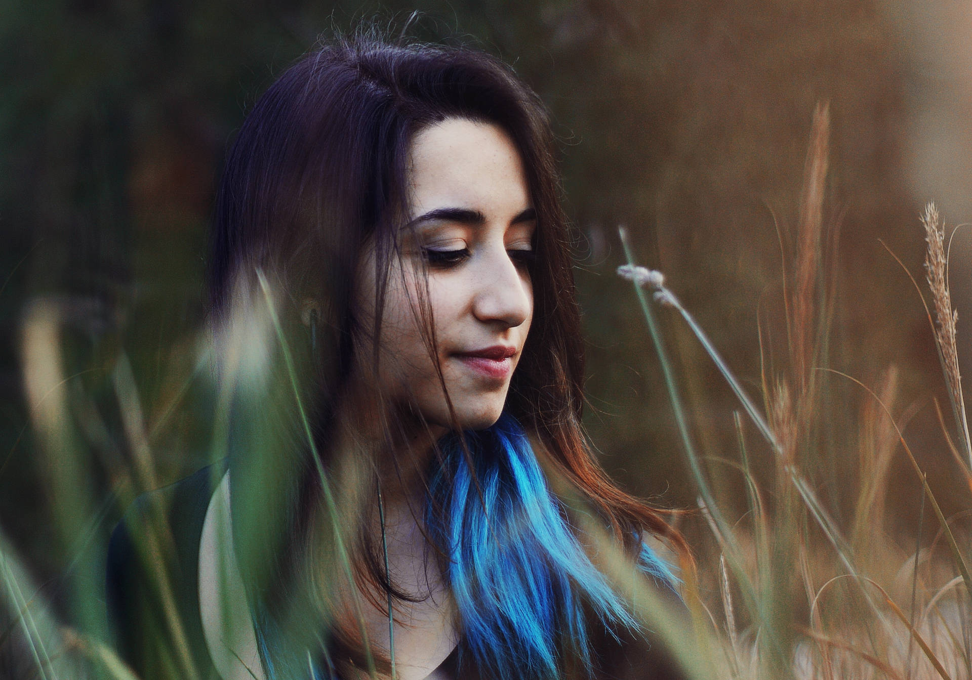 Italian Girl With Blue Hair Streak Picture