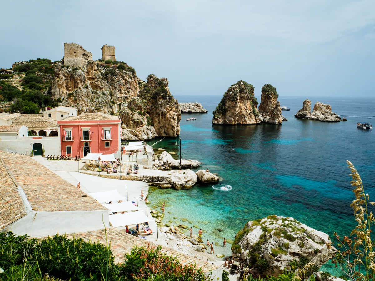 Picturesque Italian Island Escape Wallpaper