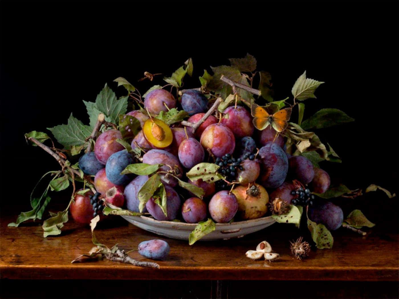 Italian Prune Plum Mixed Fruits Platter Wallpaper