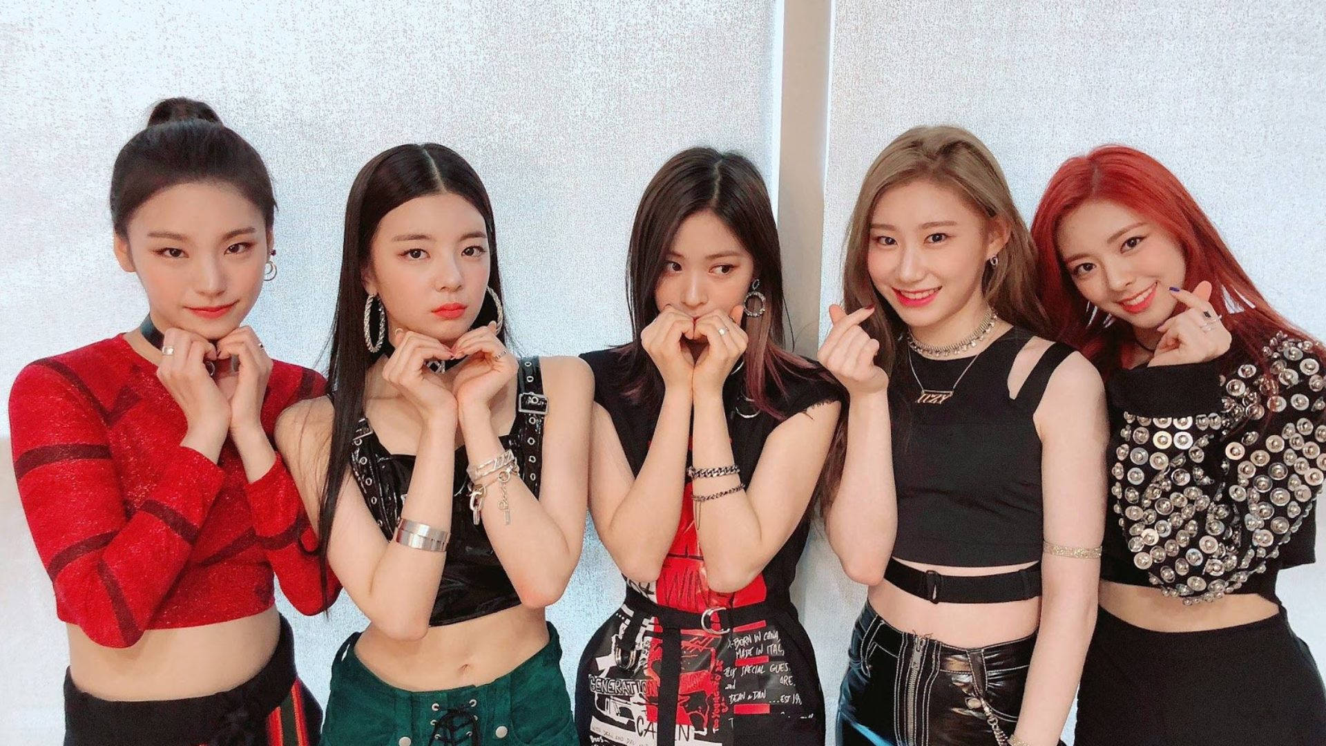 Itzy Debut Stage Photo