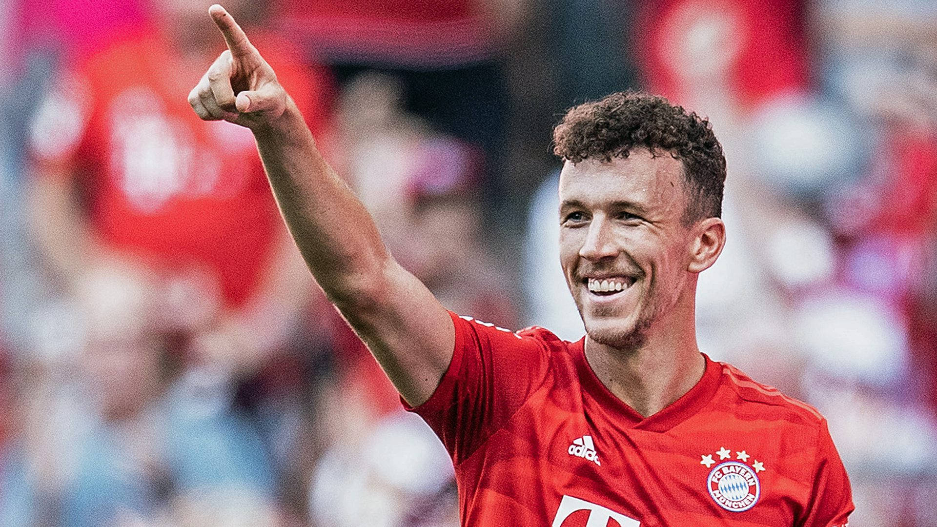 Ivan Perisic Pointing And Smiling Wallpaper