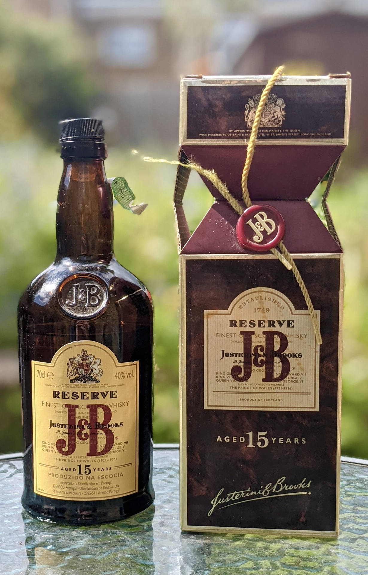 J&B Reserve Aged 15 Years Wallpaper