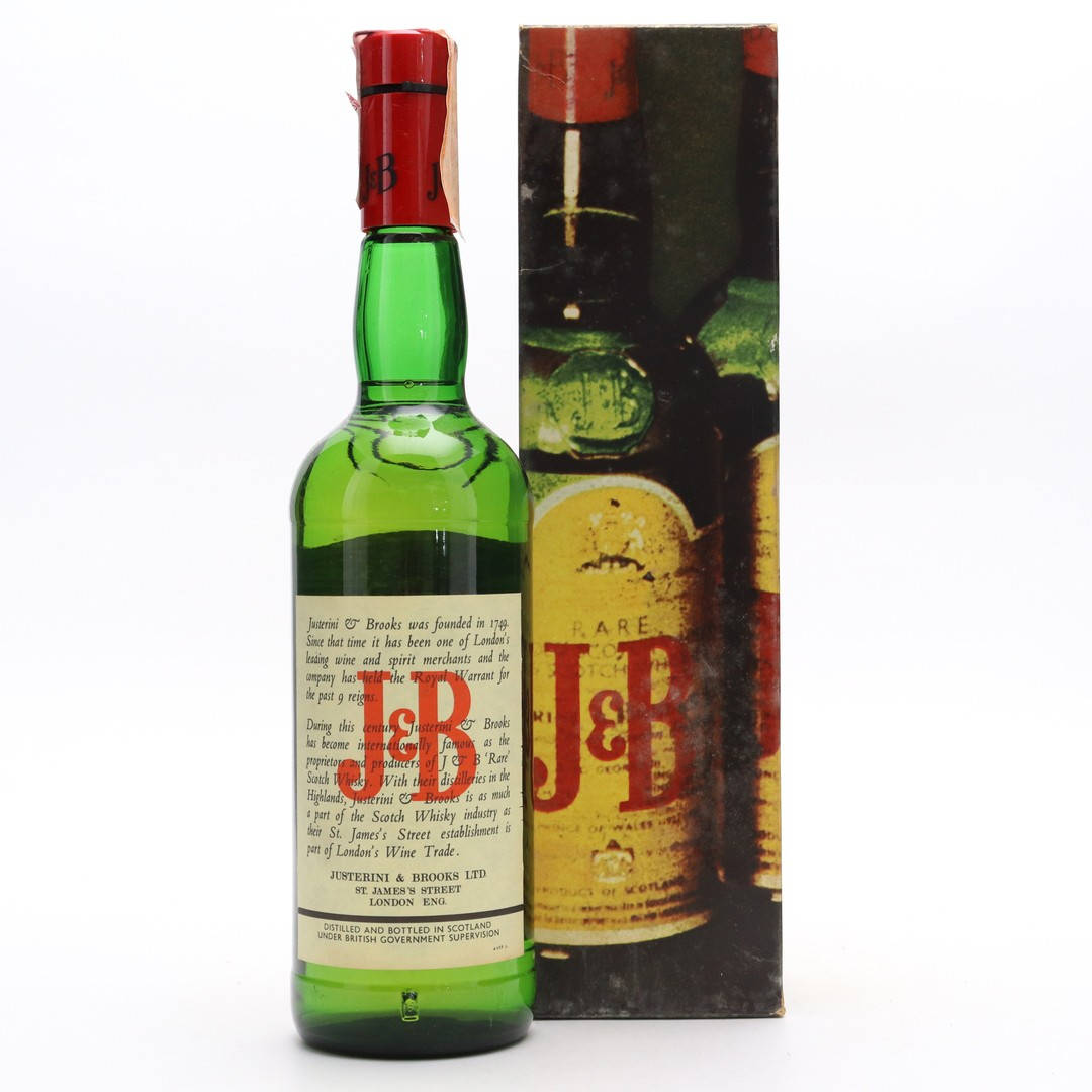J&B Whisky flasker retro tapet. Wallpaper