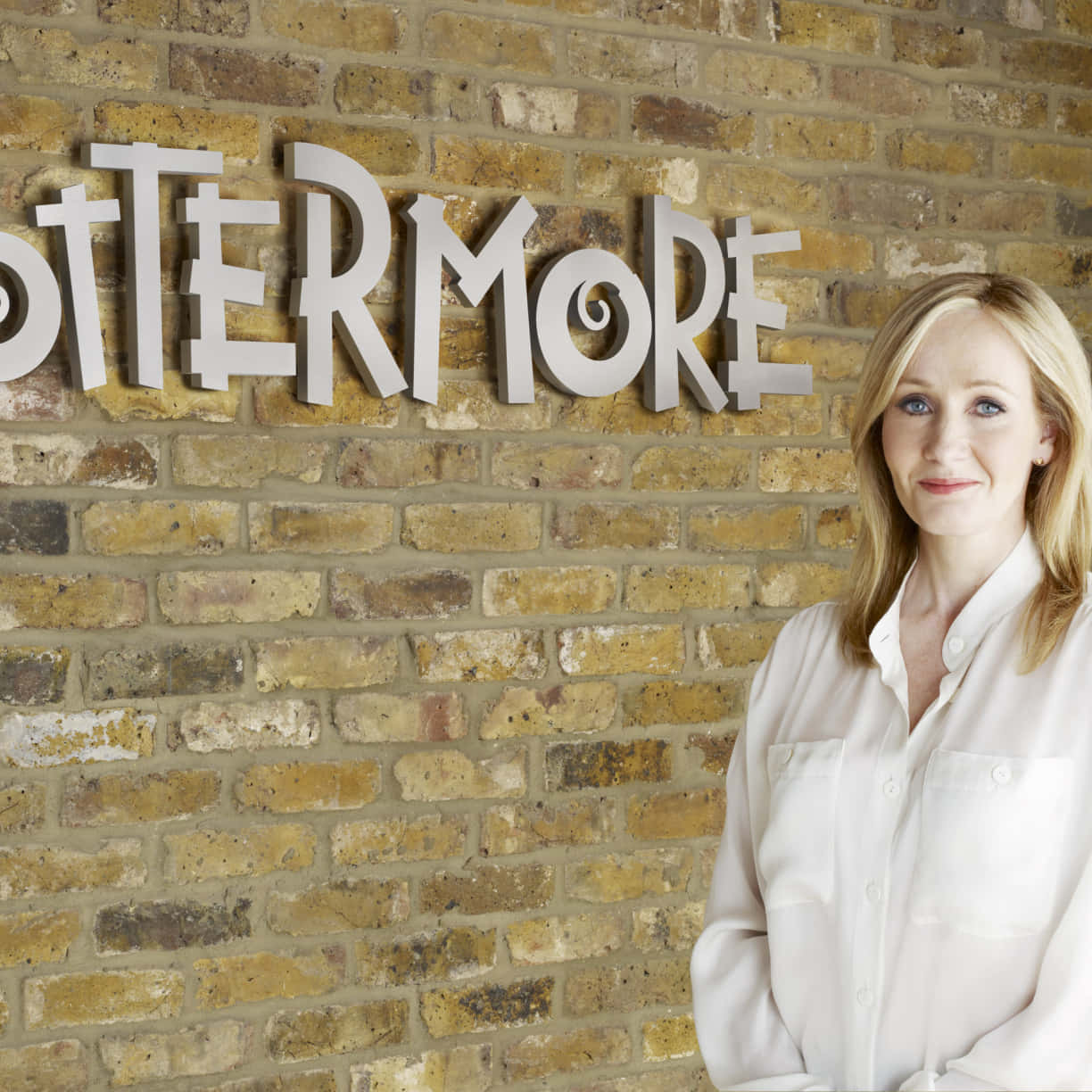J.K. Rowling, best-selling author of the Harry Potter series Wallpaper