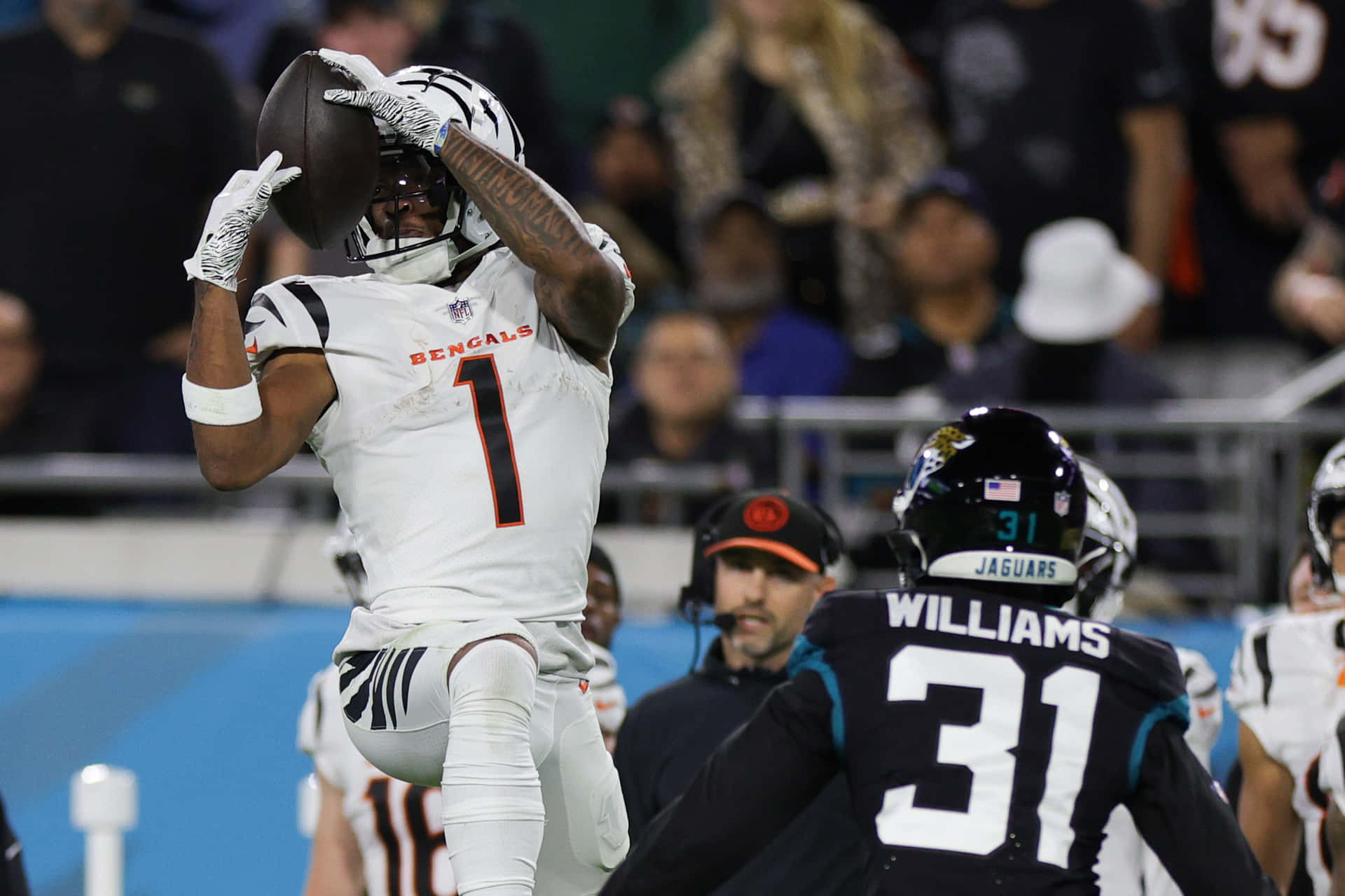 Ja Marr Chase Celebrating Catch Against Jaguars Wallpaper