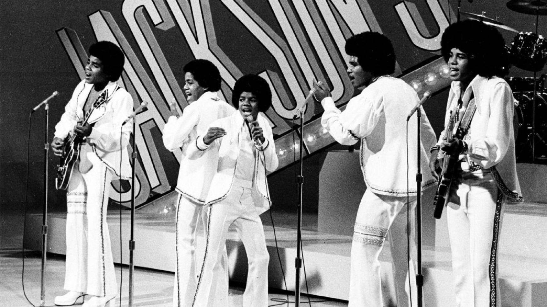 Jackson 5 At Apollo Theater 1969 Wallpaper