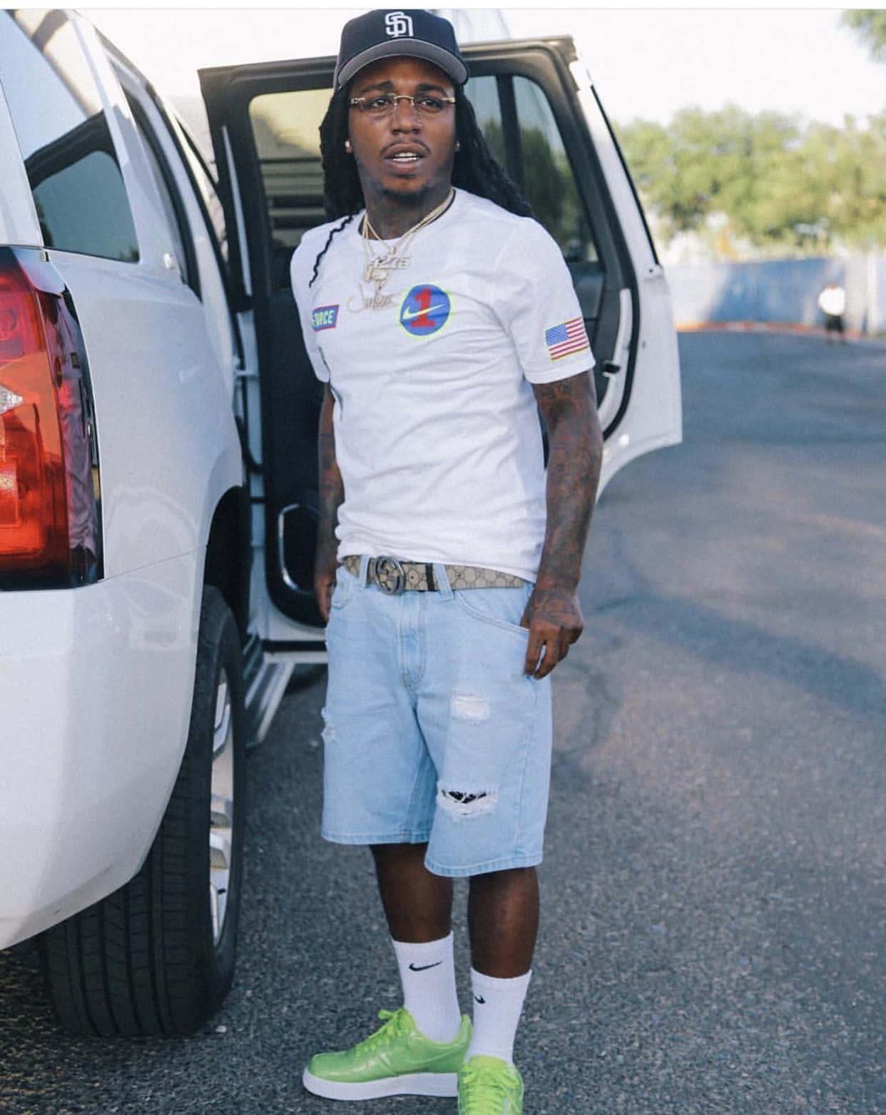 Jacquees White Car Wallpaper