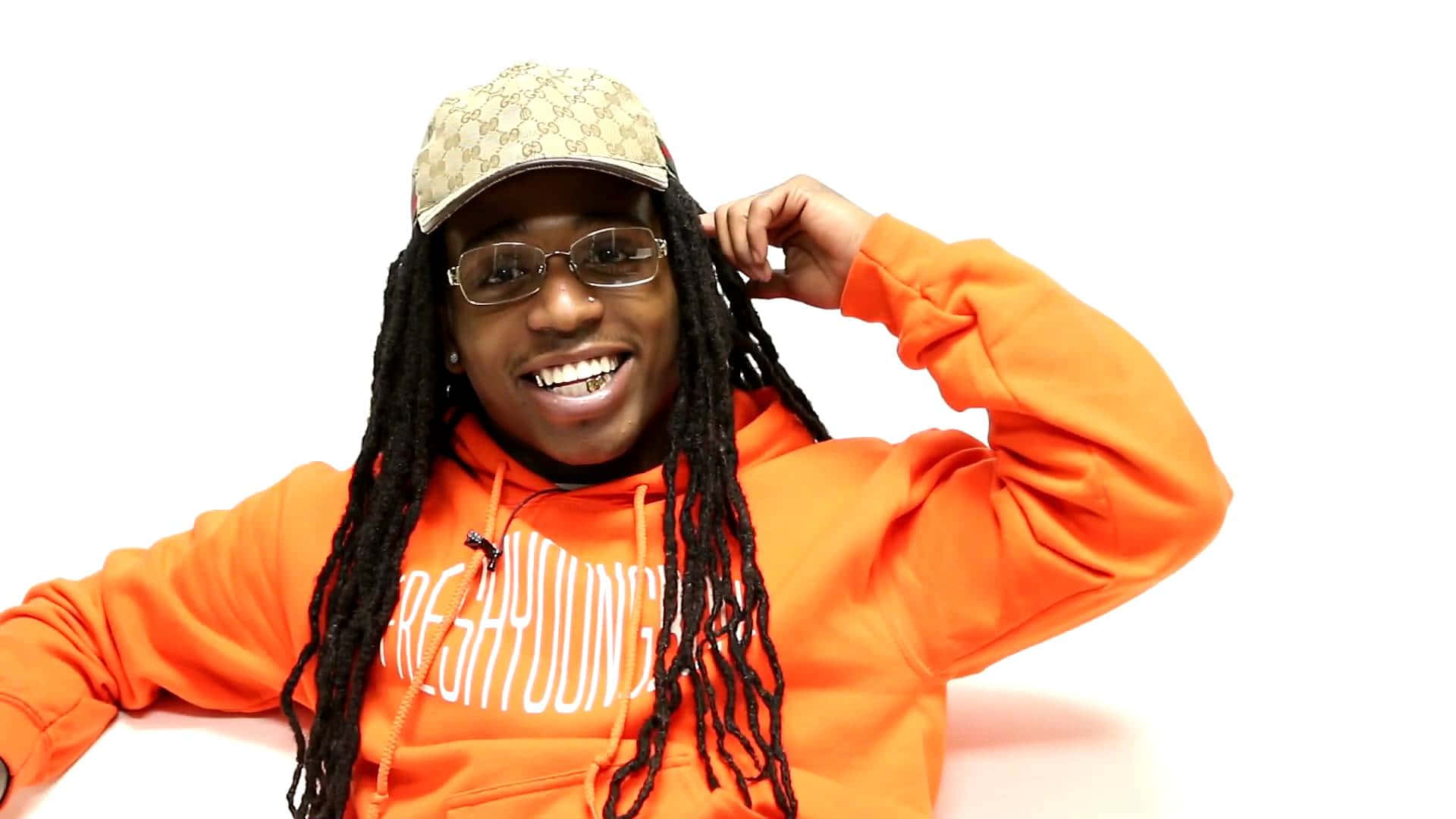 Jacquees performs on stage in front of a sold out crowd Wallpaper