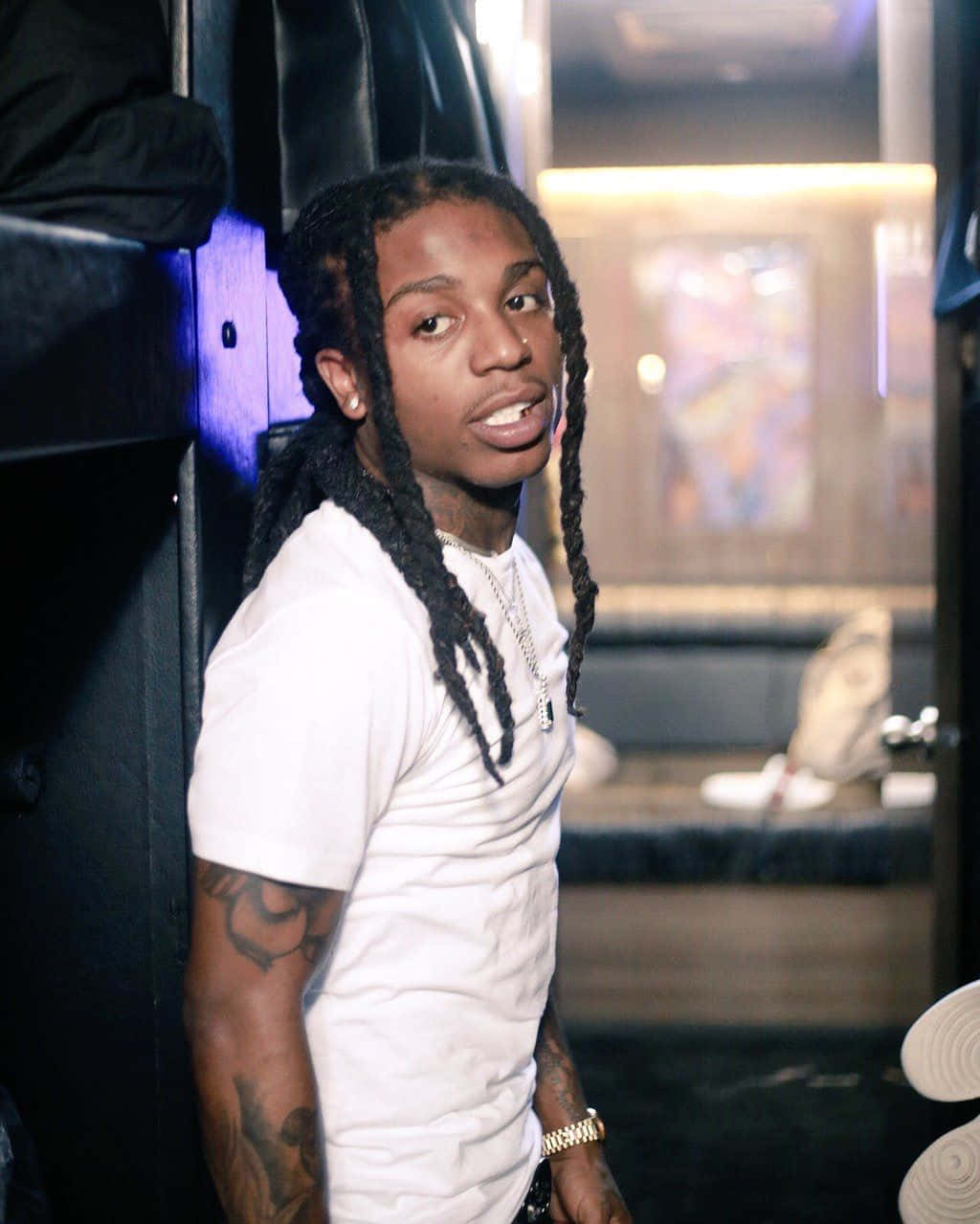 Jacquees Living His Bus Wallpaper