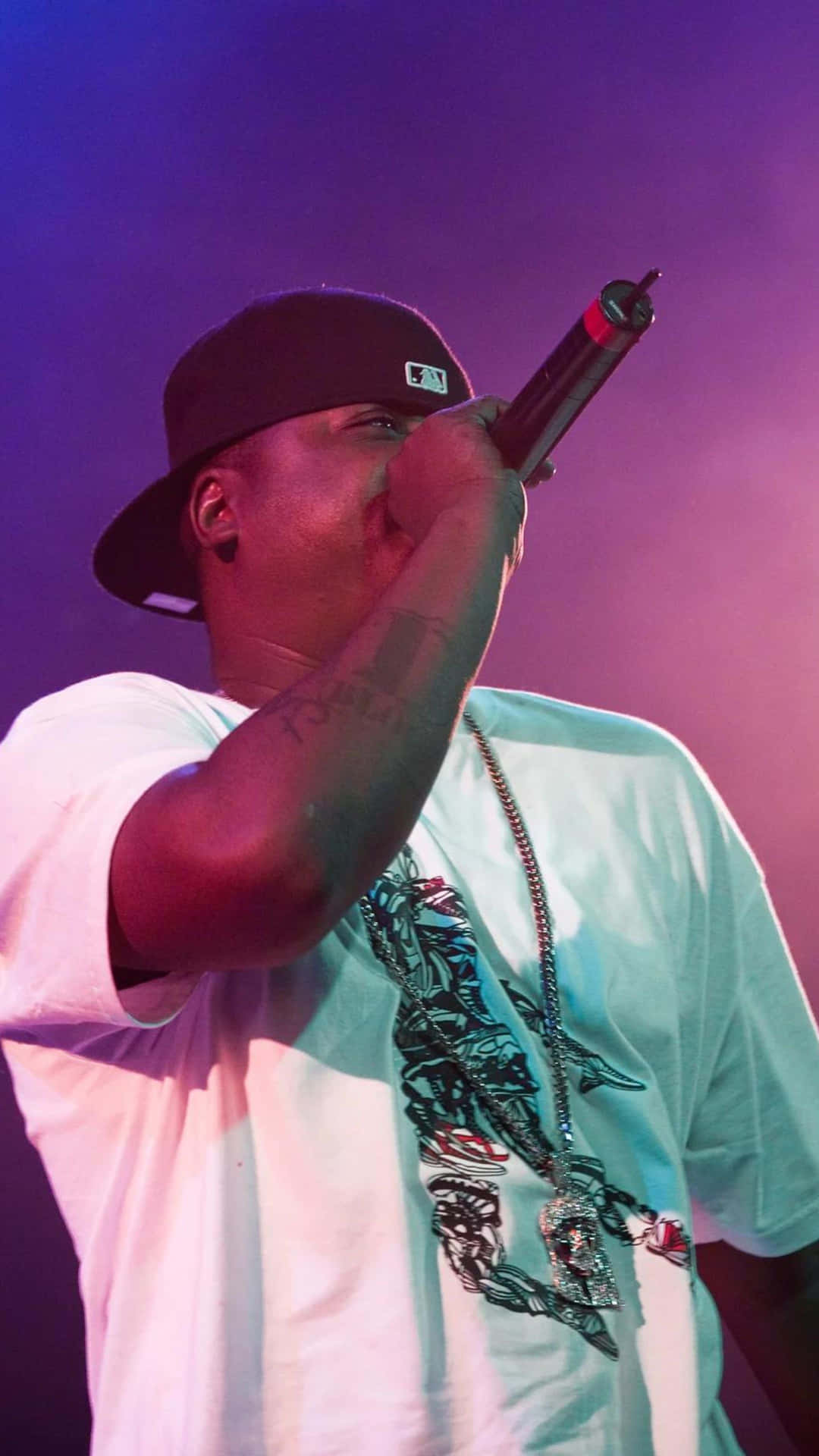 Jadakiss Performingon Stage Wallpaper