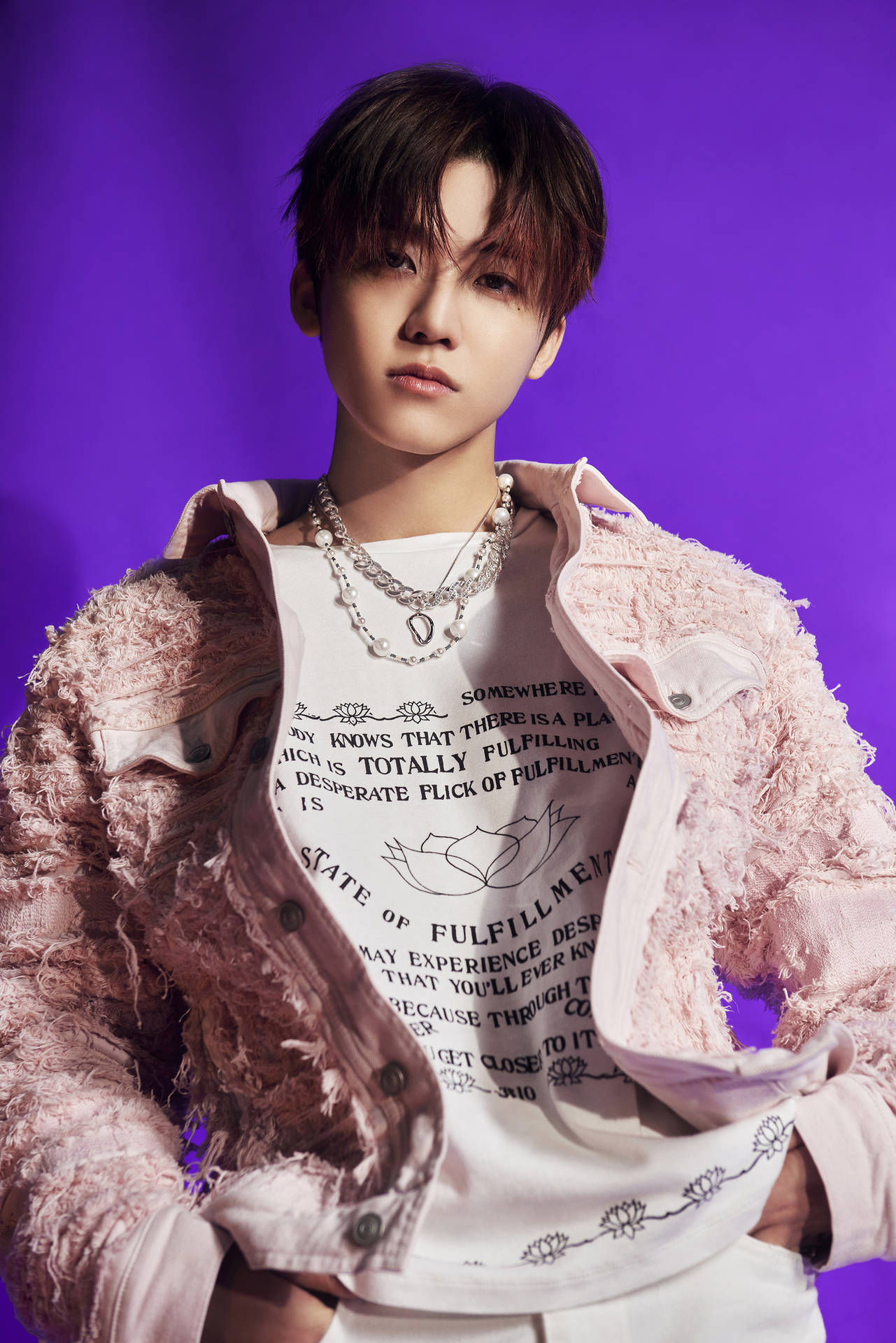 Jaemin NCT Distressed Pink Jacket Tapet Wallpaper