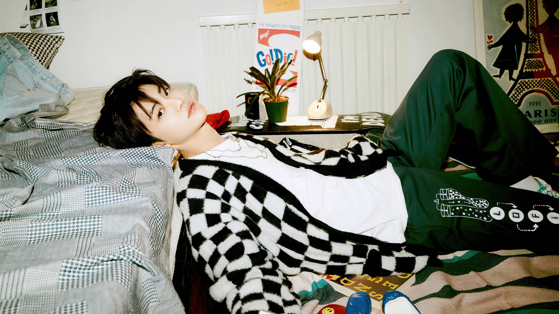 Effortlessly Cool - Jaemin of NCT in a Messy Bedroom. Wallpaper