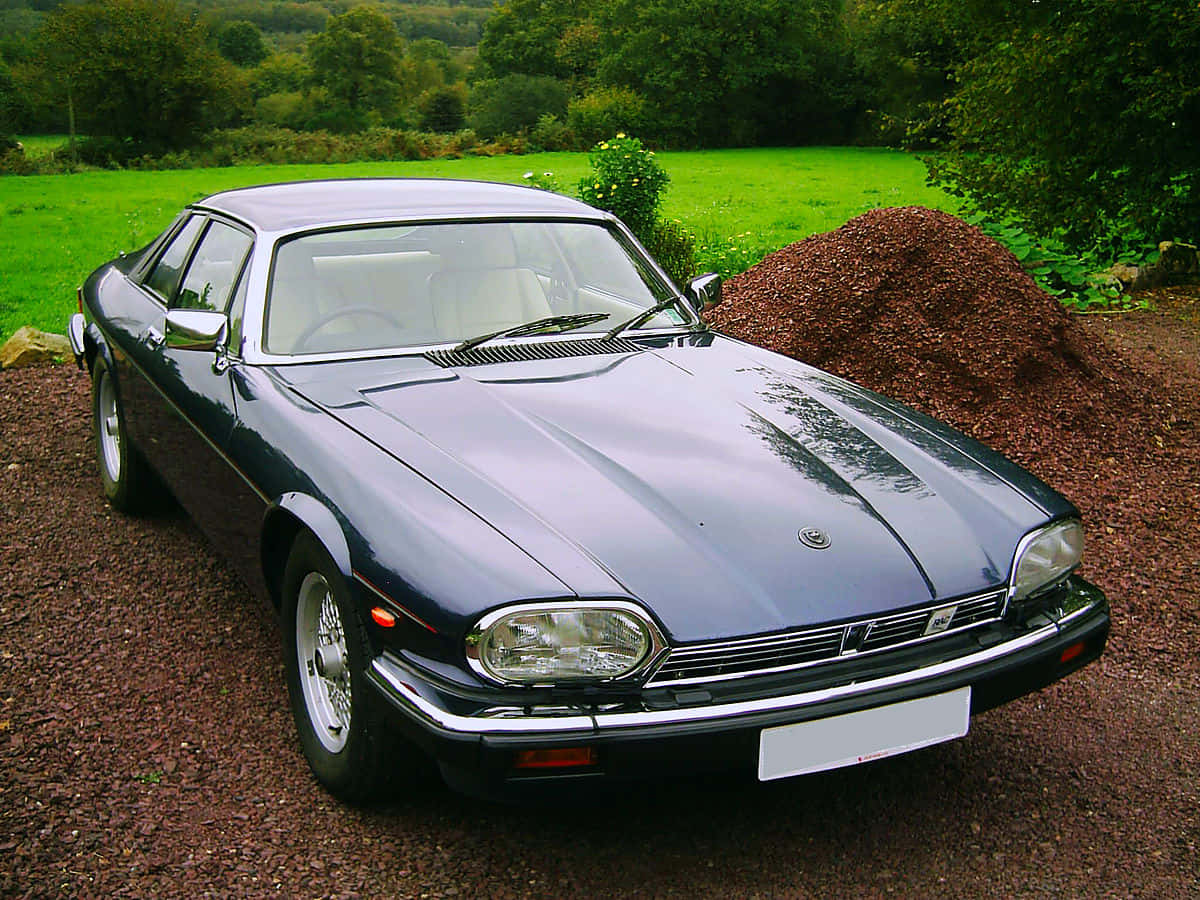 Classic Luxury: Vintage Jaguar XJS Wallpaper
