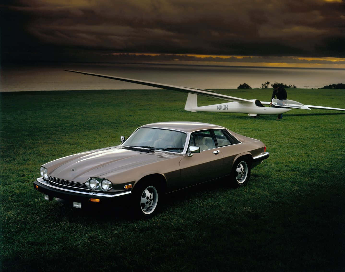 Classic Jaguar XJS in action Wallpaper