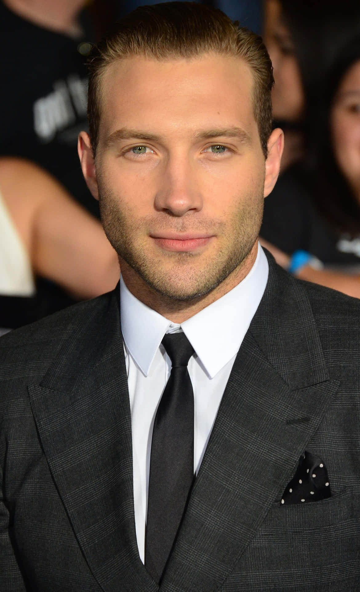 Jai Courtney Suited Up Portrait Wallpaper