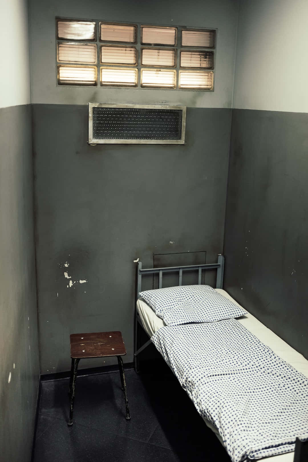 En seng i et celle