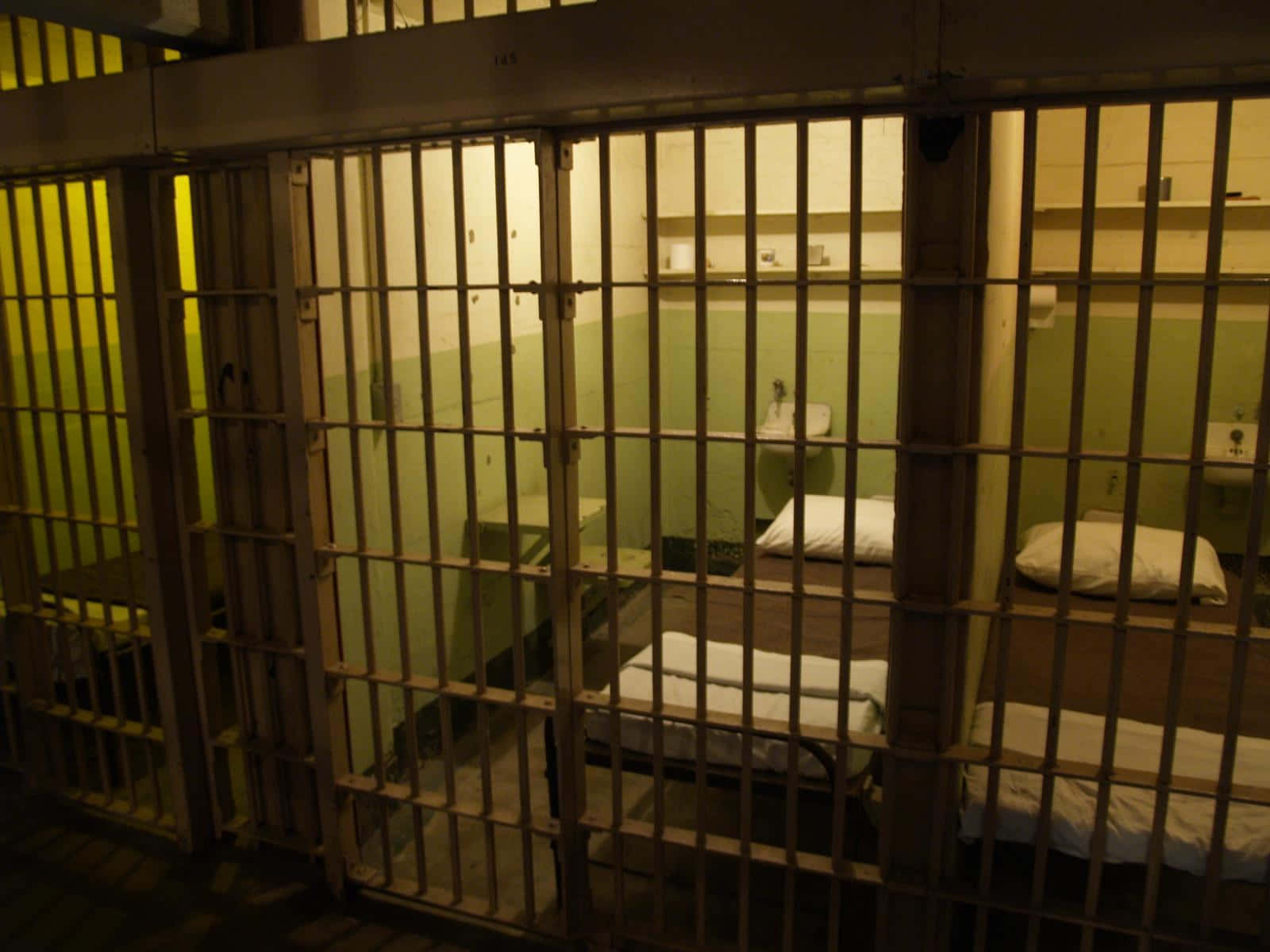 Et fængselscelle med en seng