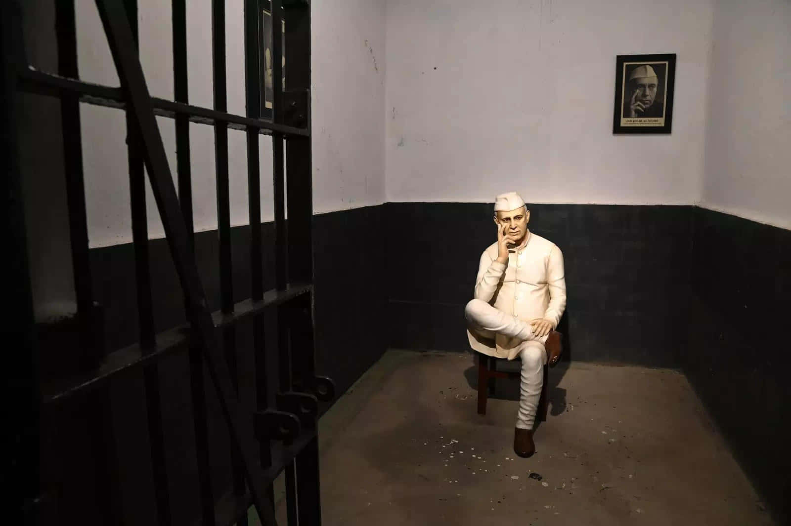 Imagenanimada De Un Preso En La Cárcel