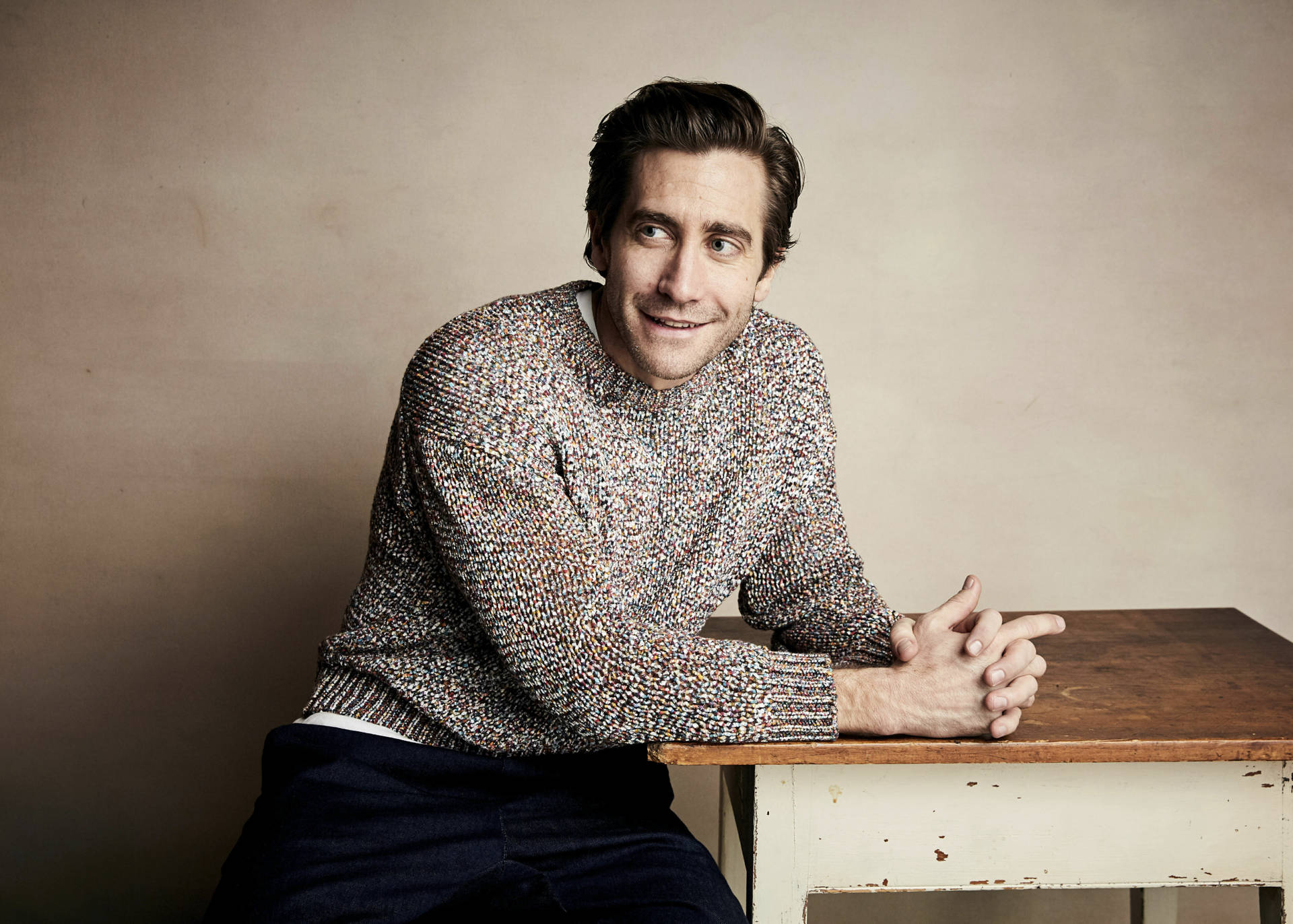 Jake Gyllenhaal In Gray Sweater