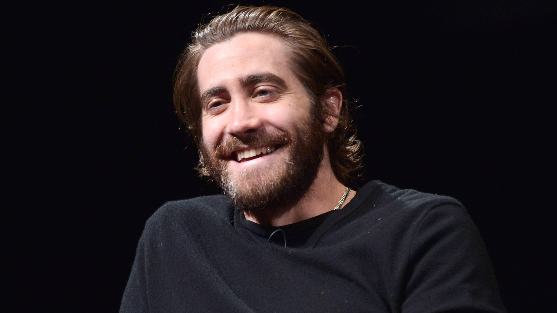 Jake Gyllenhaal Long Hair Wallpaper