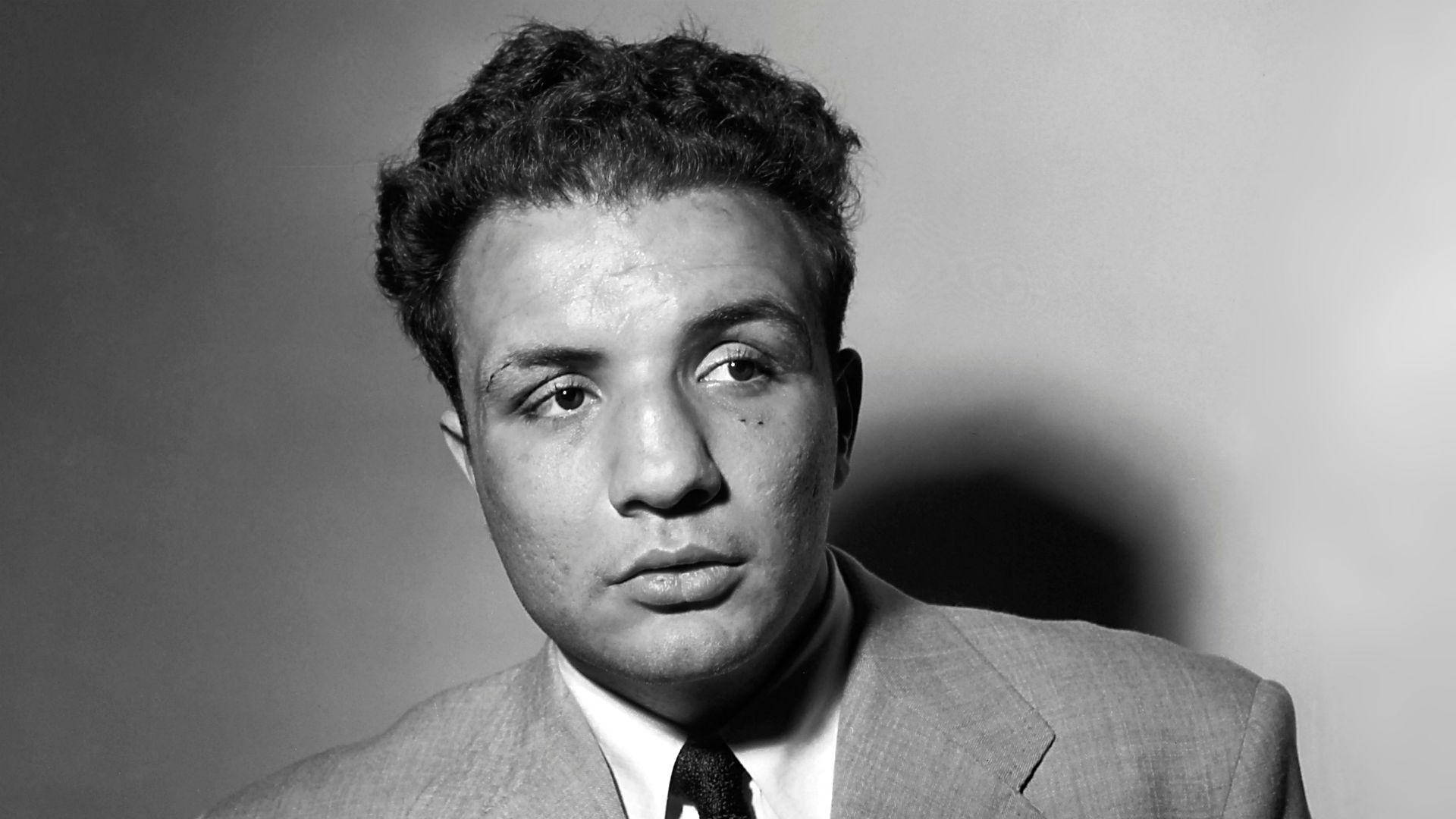Jake Lamotta In A Suit And Tie Outfit Wallpaper